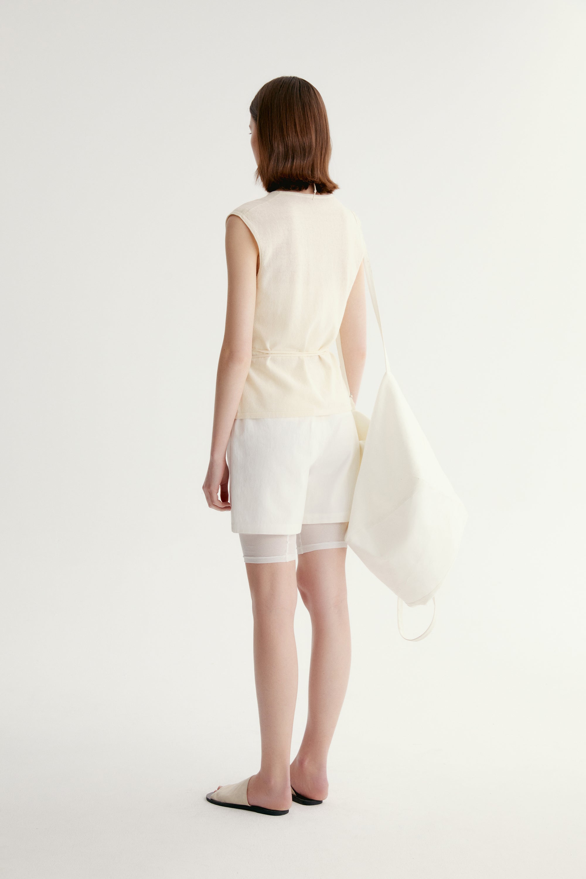 #color_off white