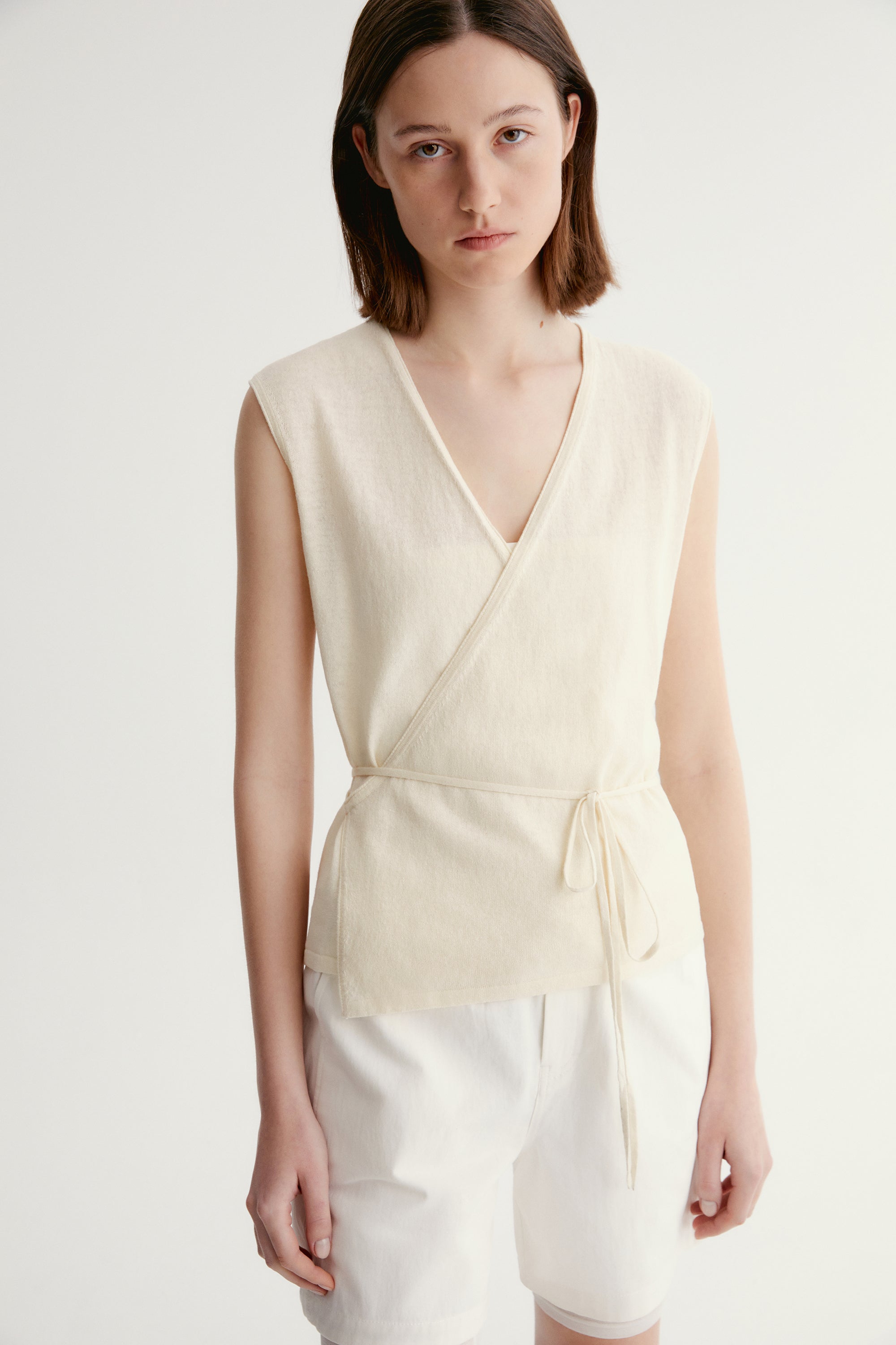 #color_off white