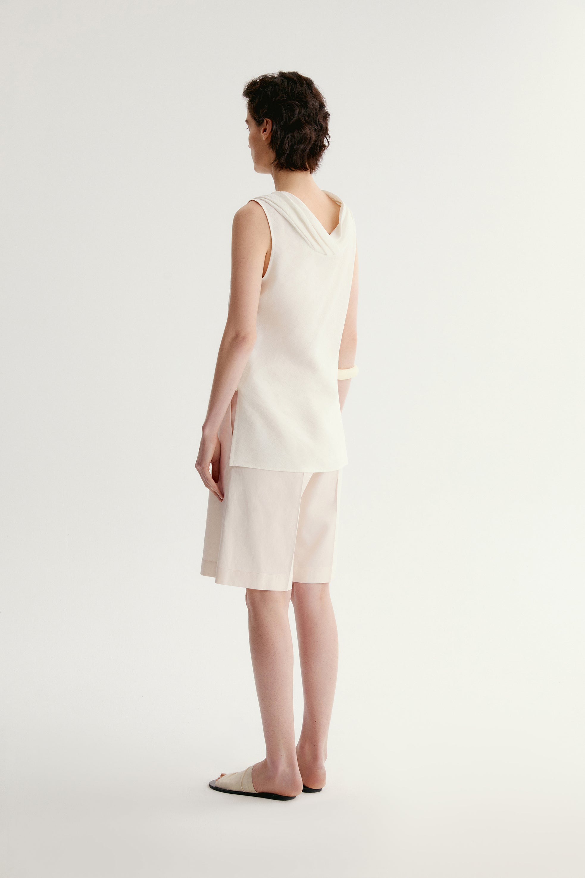 #color_cream white