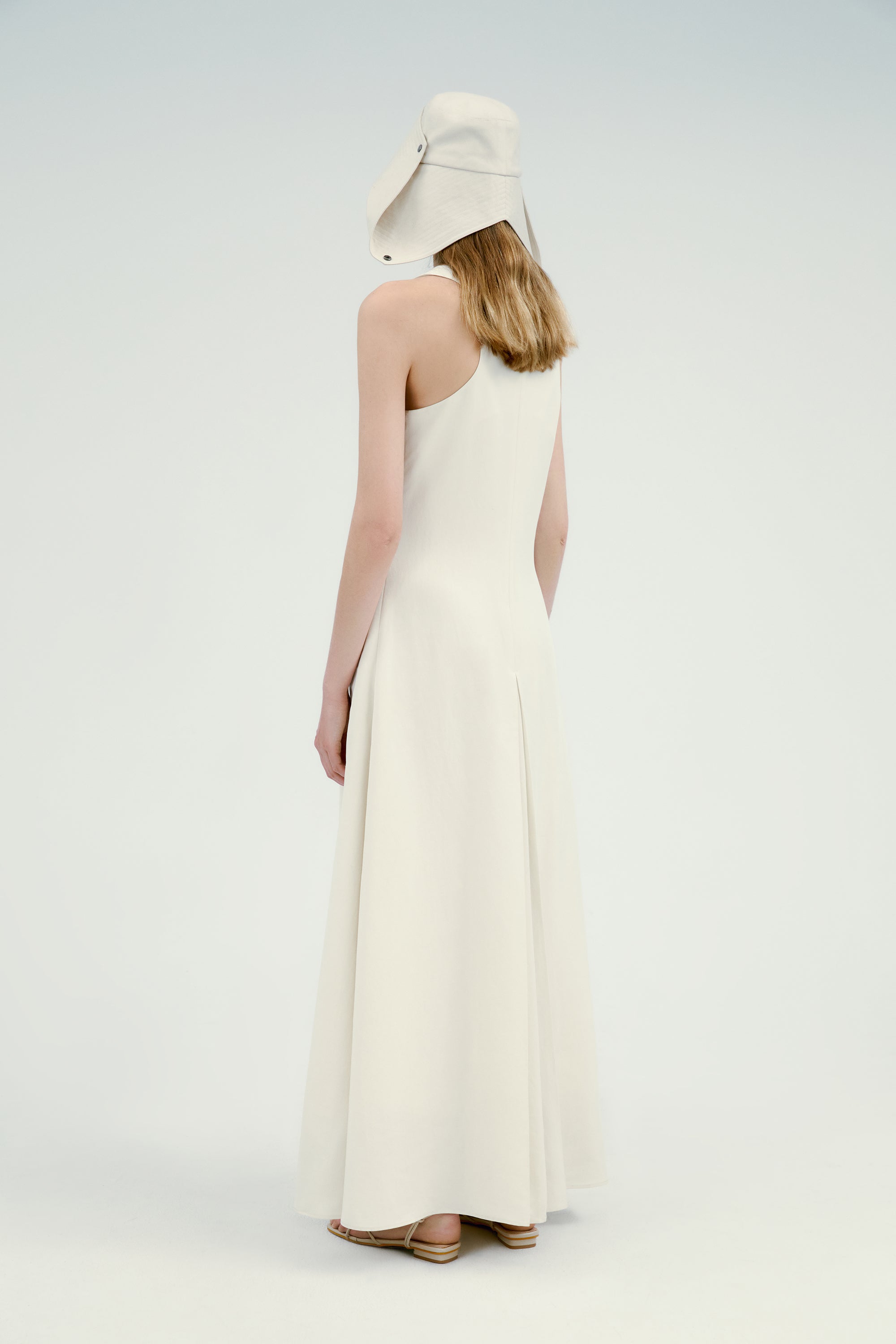 #color_off white