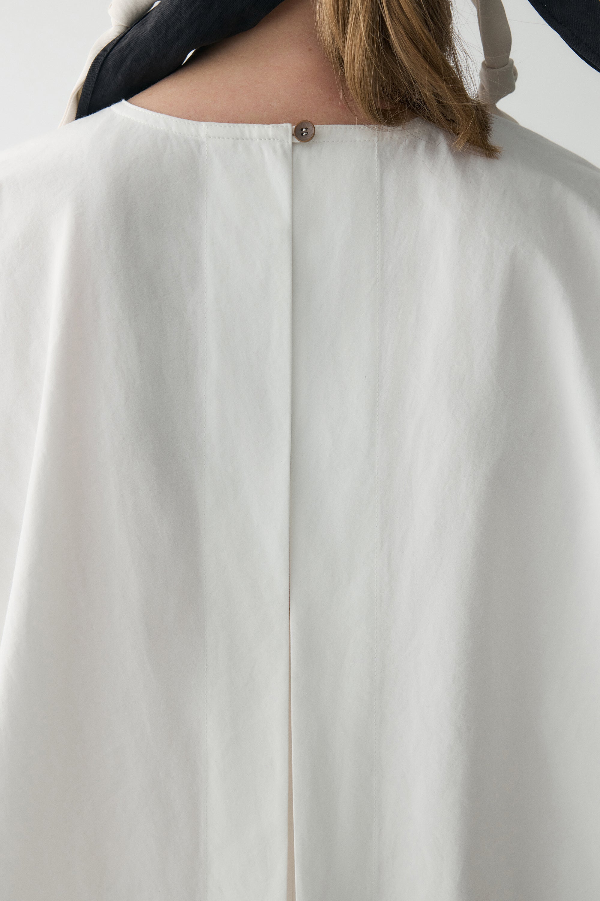 #color_off white