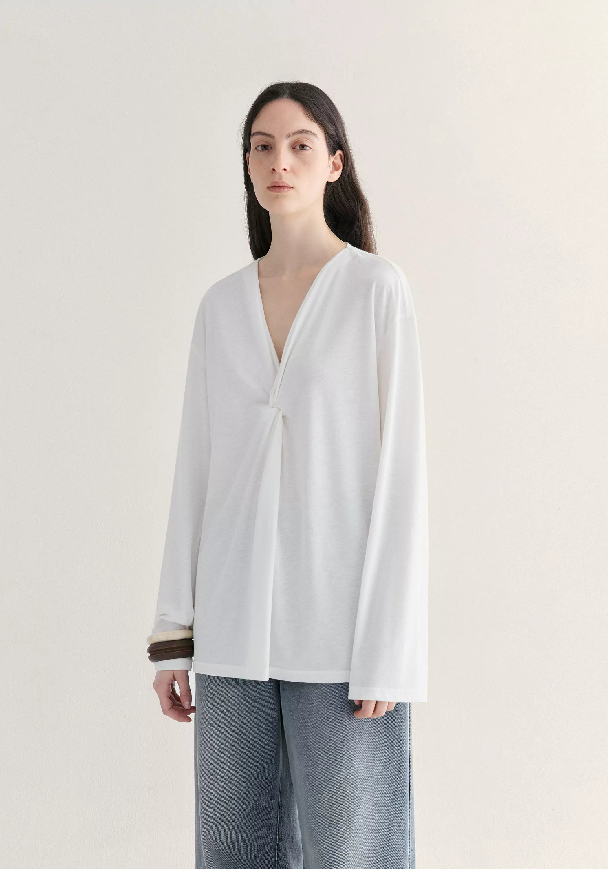 #color_off white