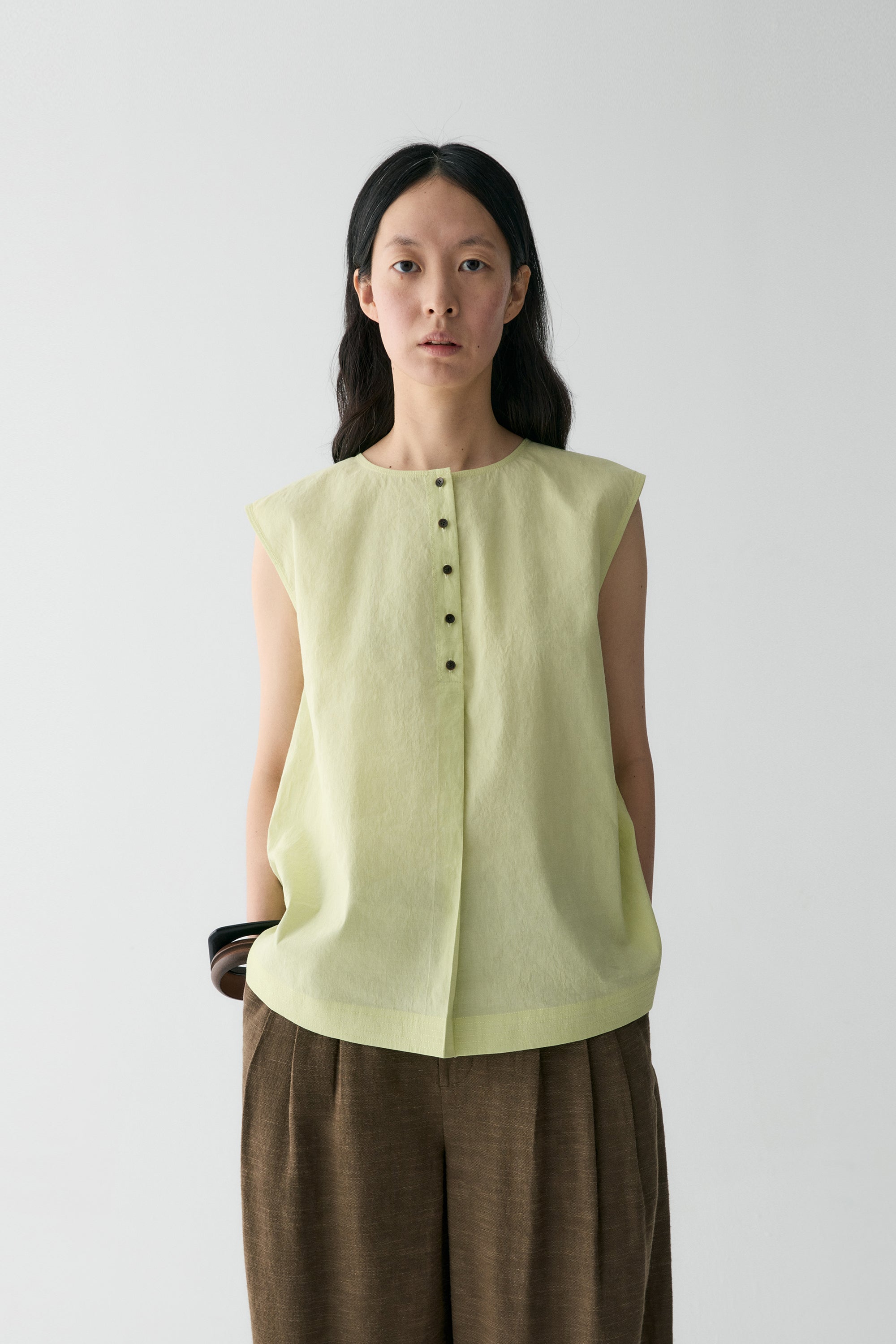 #color_Ivory