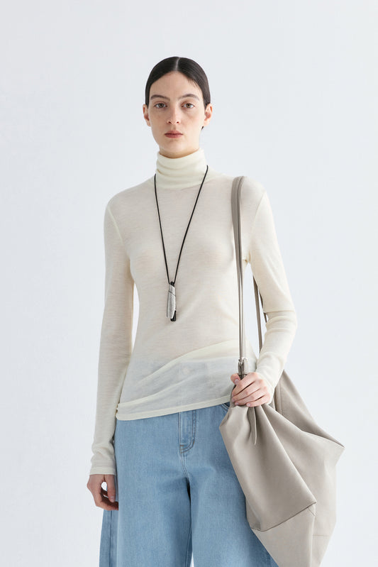 #color_off white
