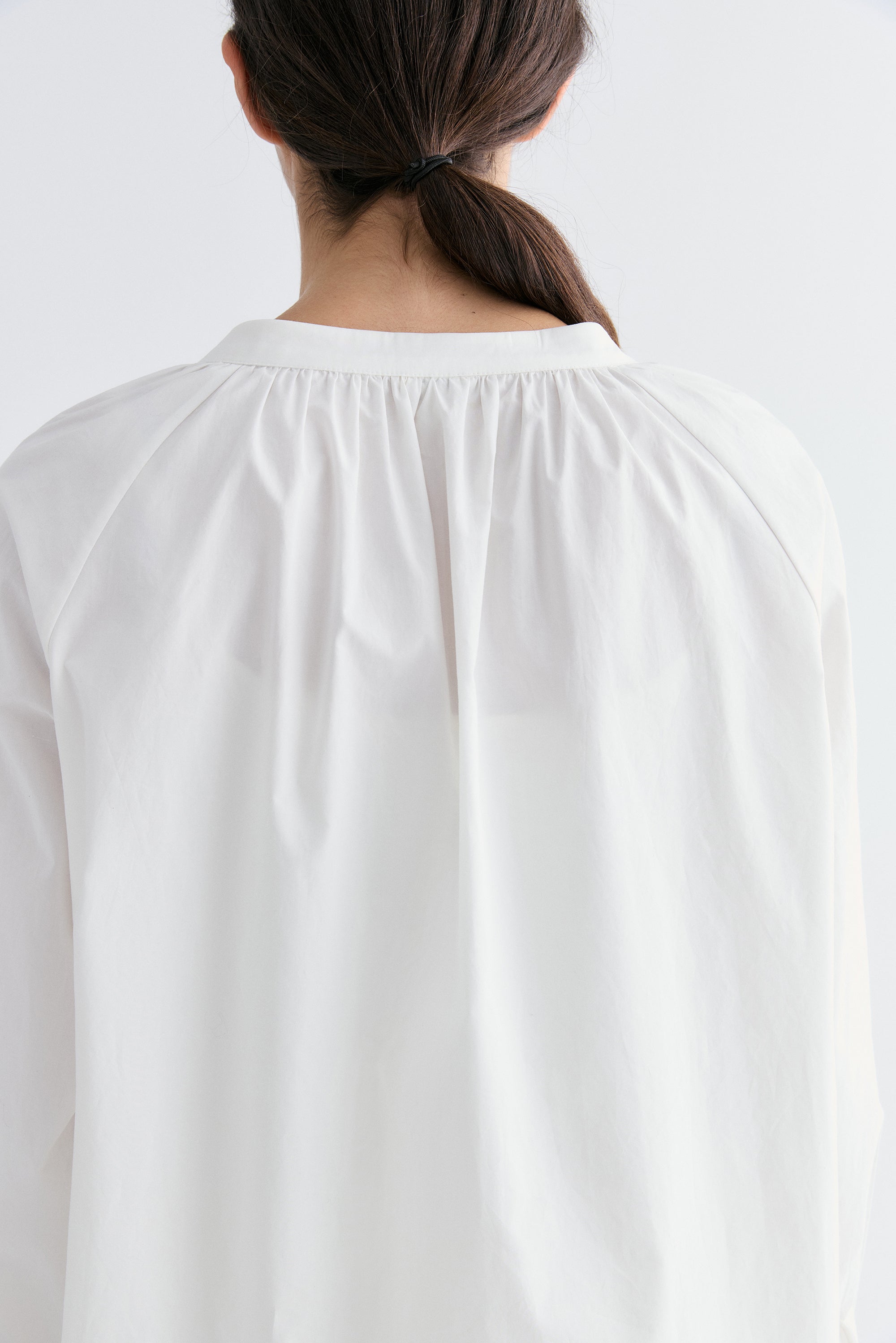 #color_off white