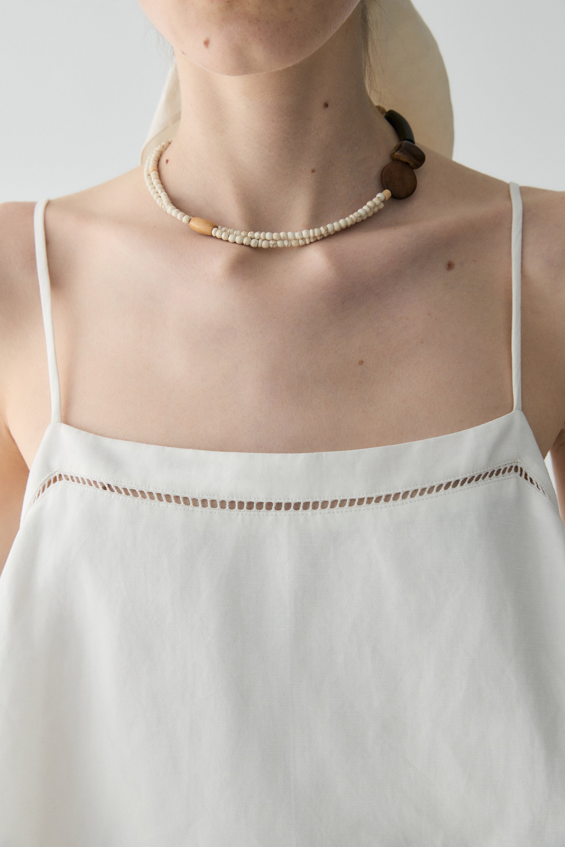 #color_off white