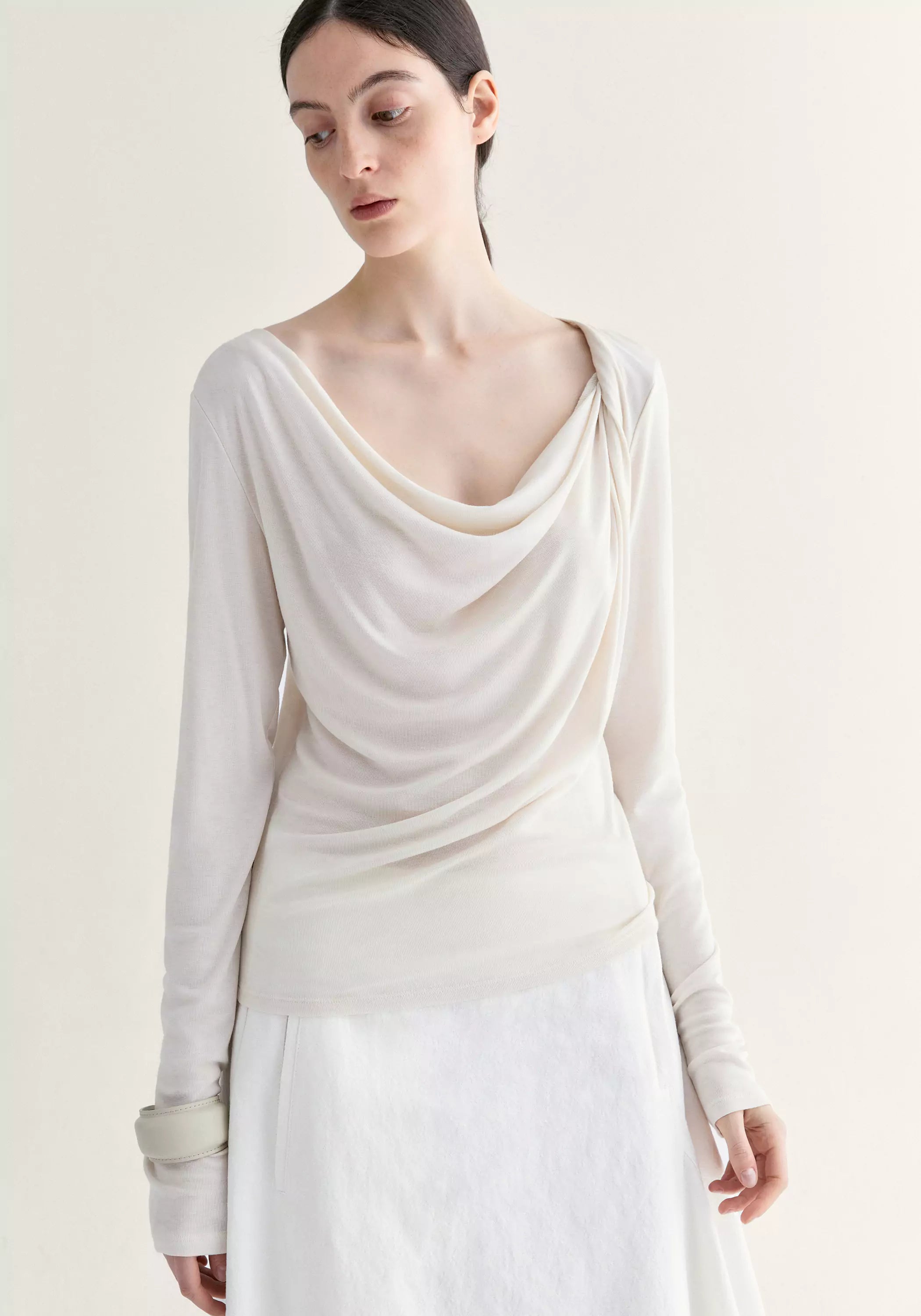#color_off white