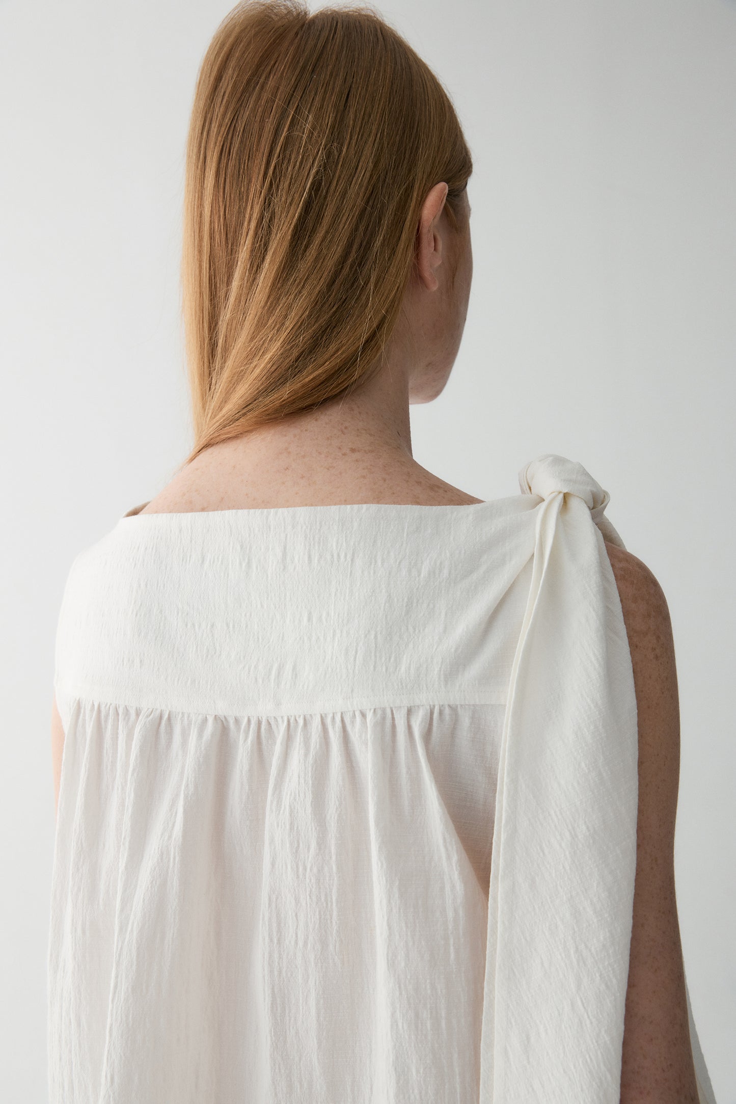 #color_off white