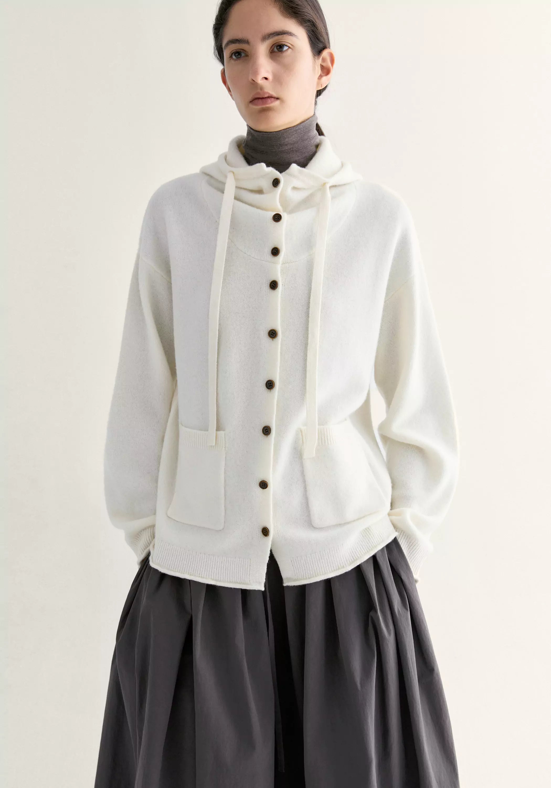 #color_cream white