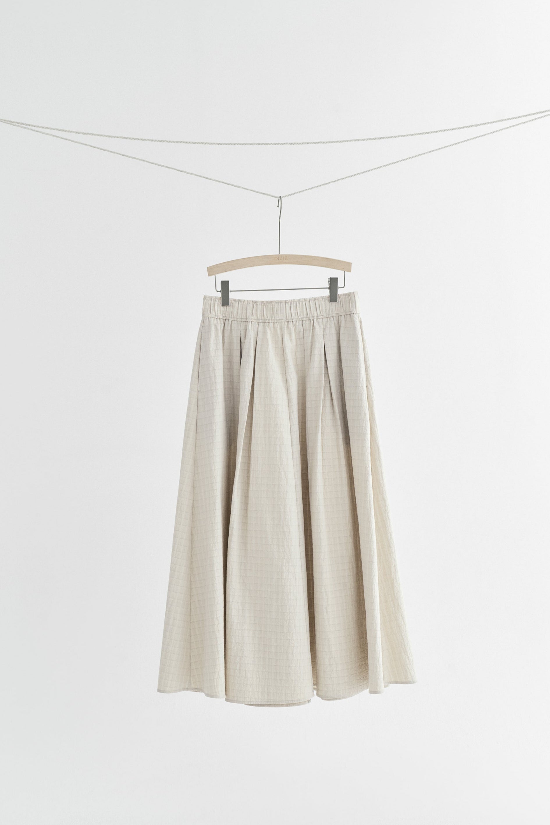 #color_off white