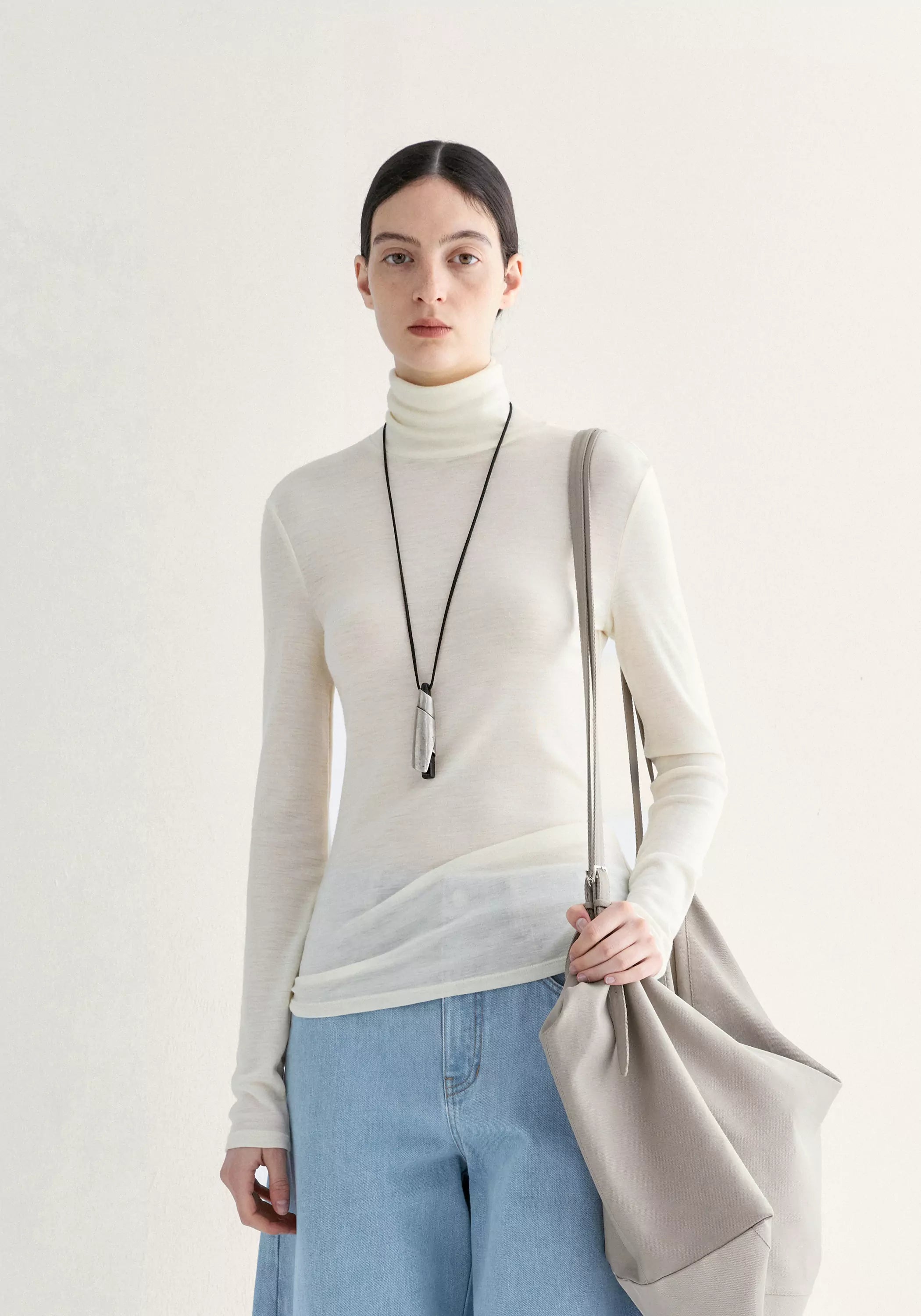 #color_off white