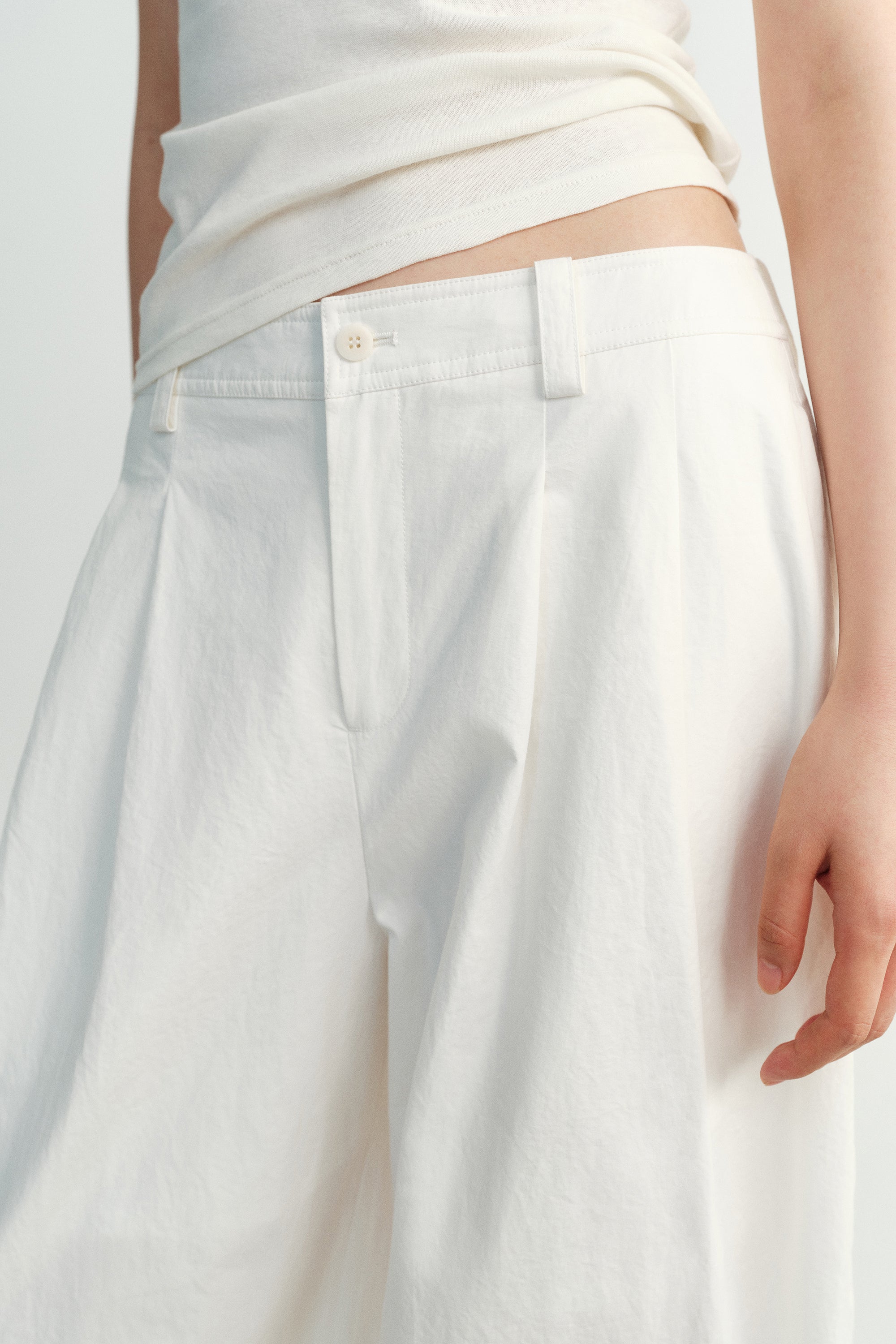 #color_off white