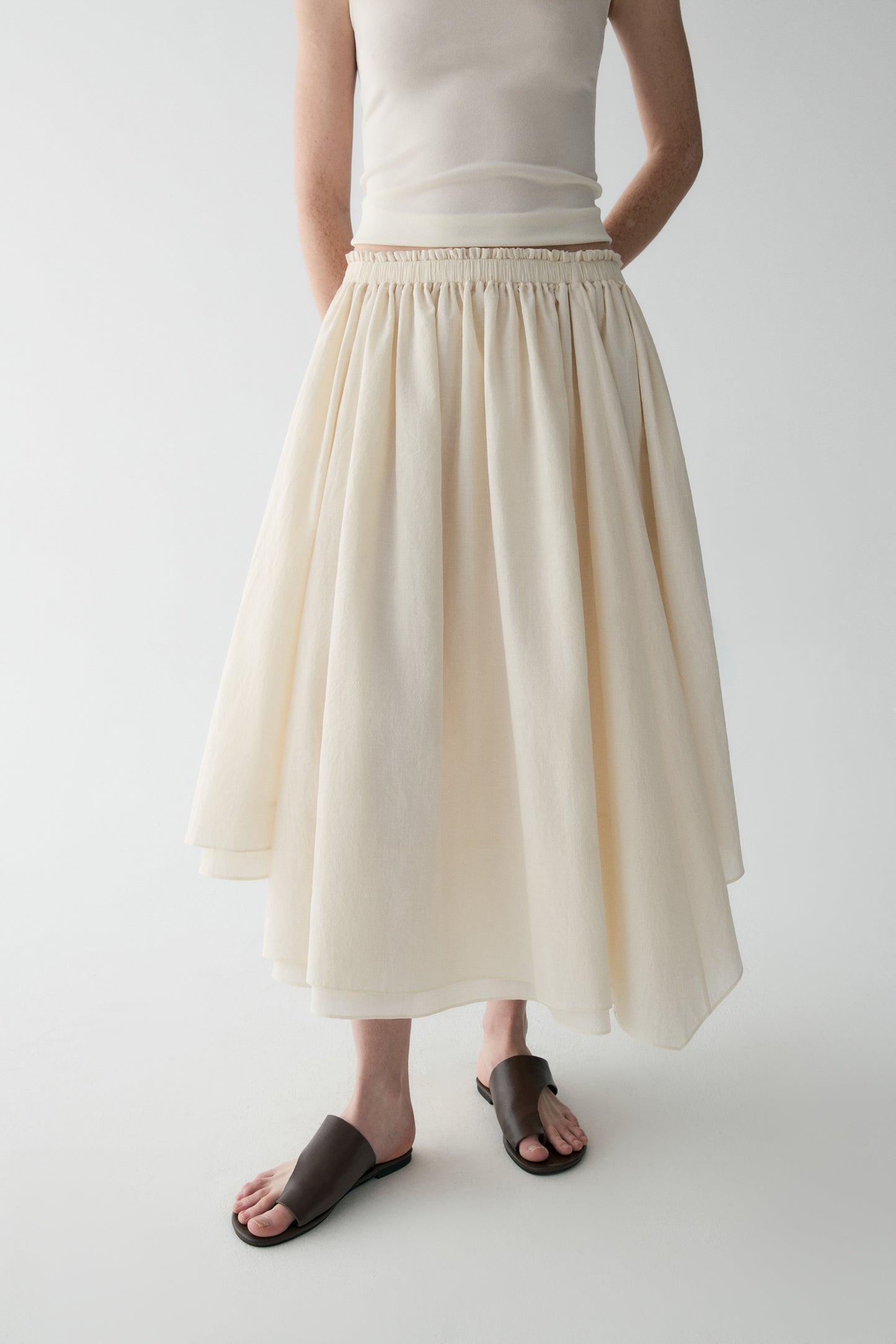 #color_cream white