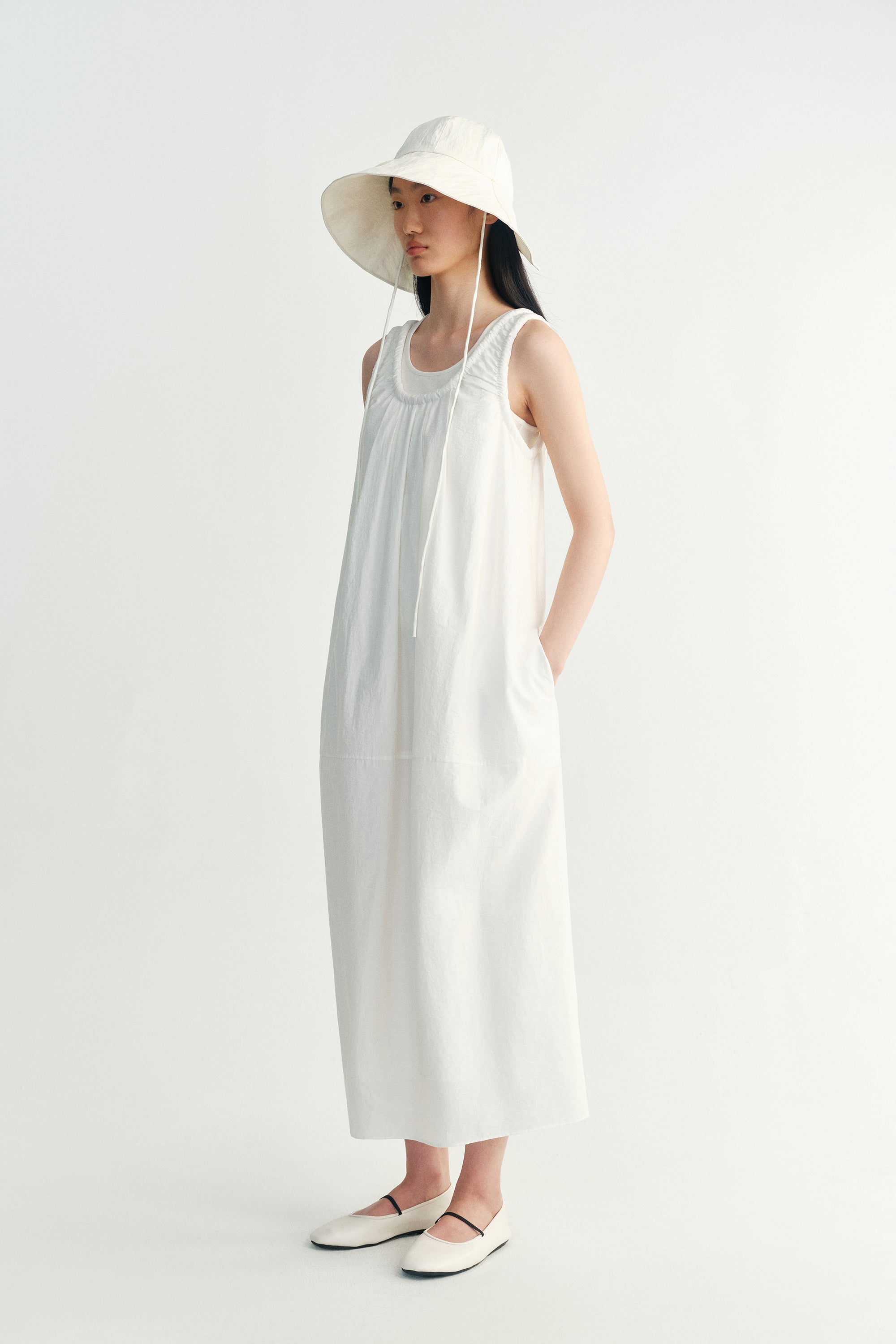 #color_off white