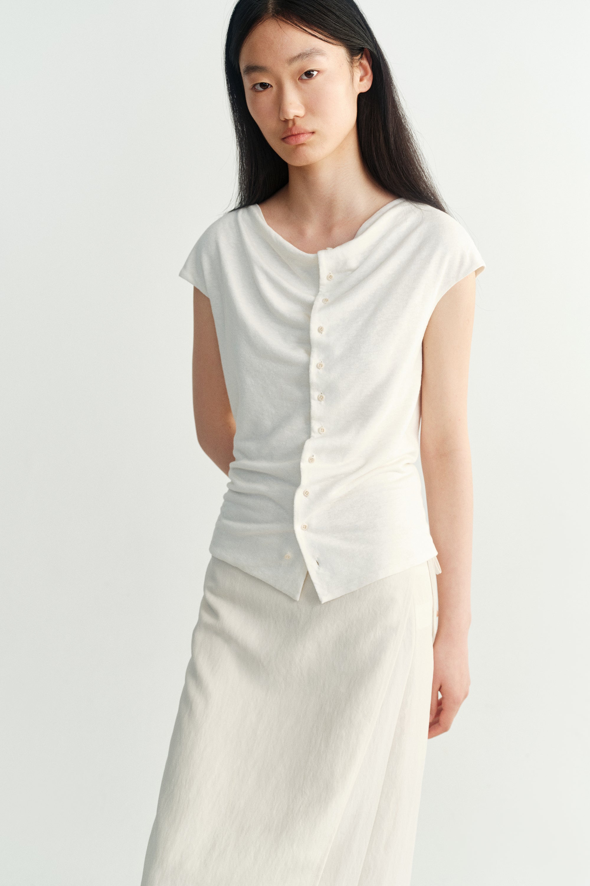 #color_off white