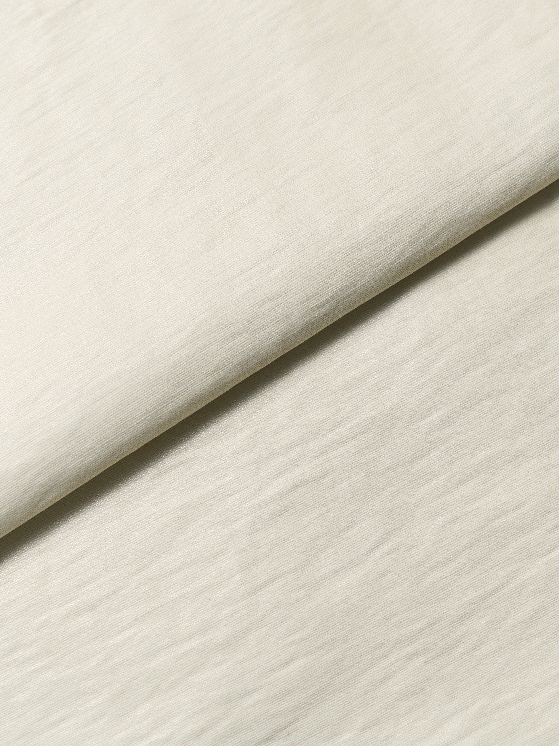 #color_cream white