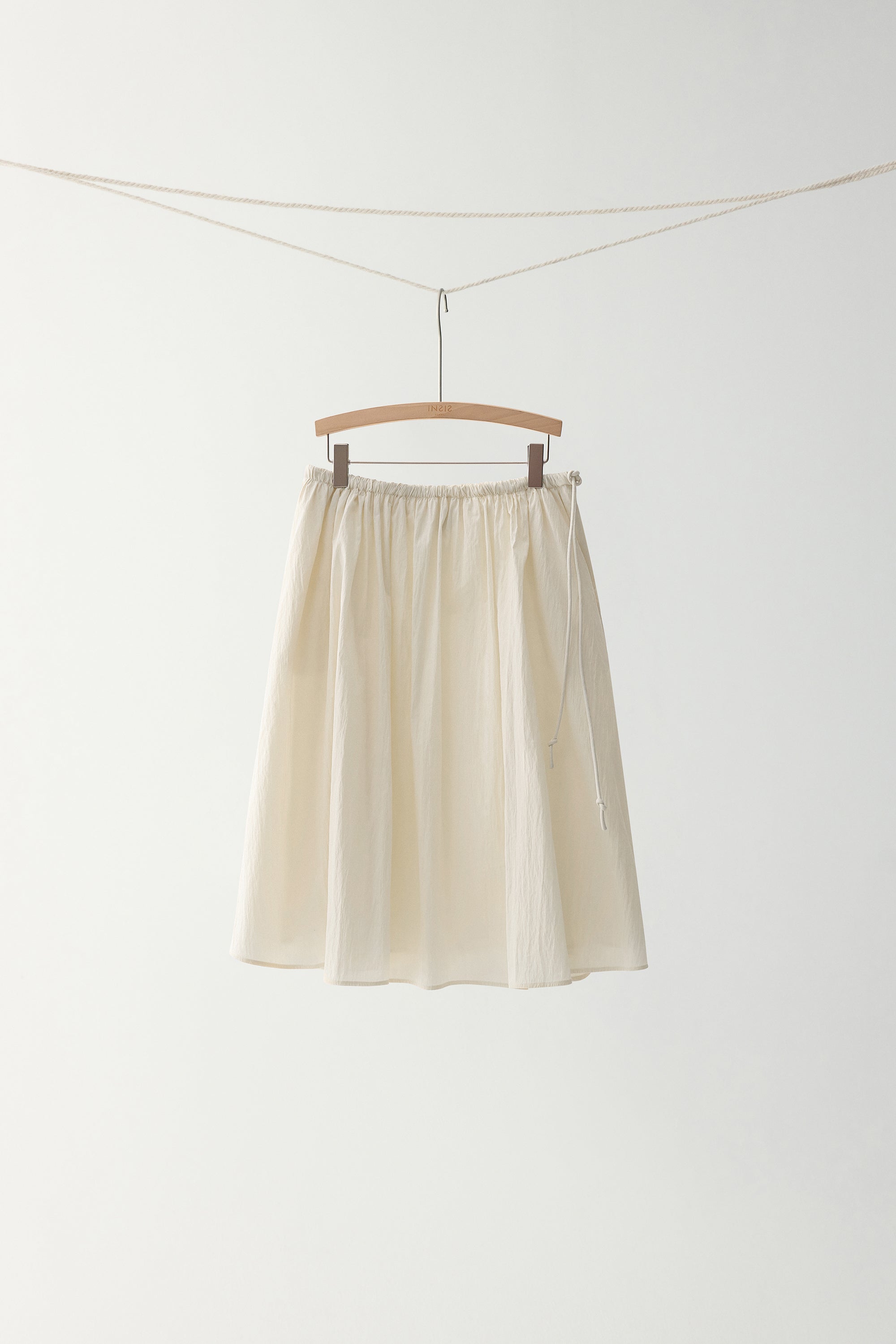 #color_cream white