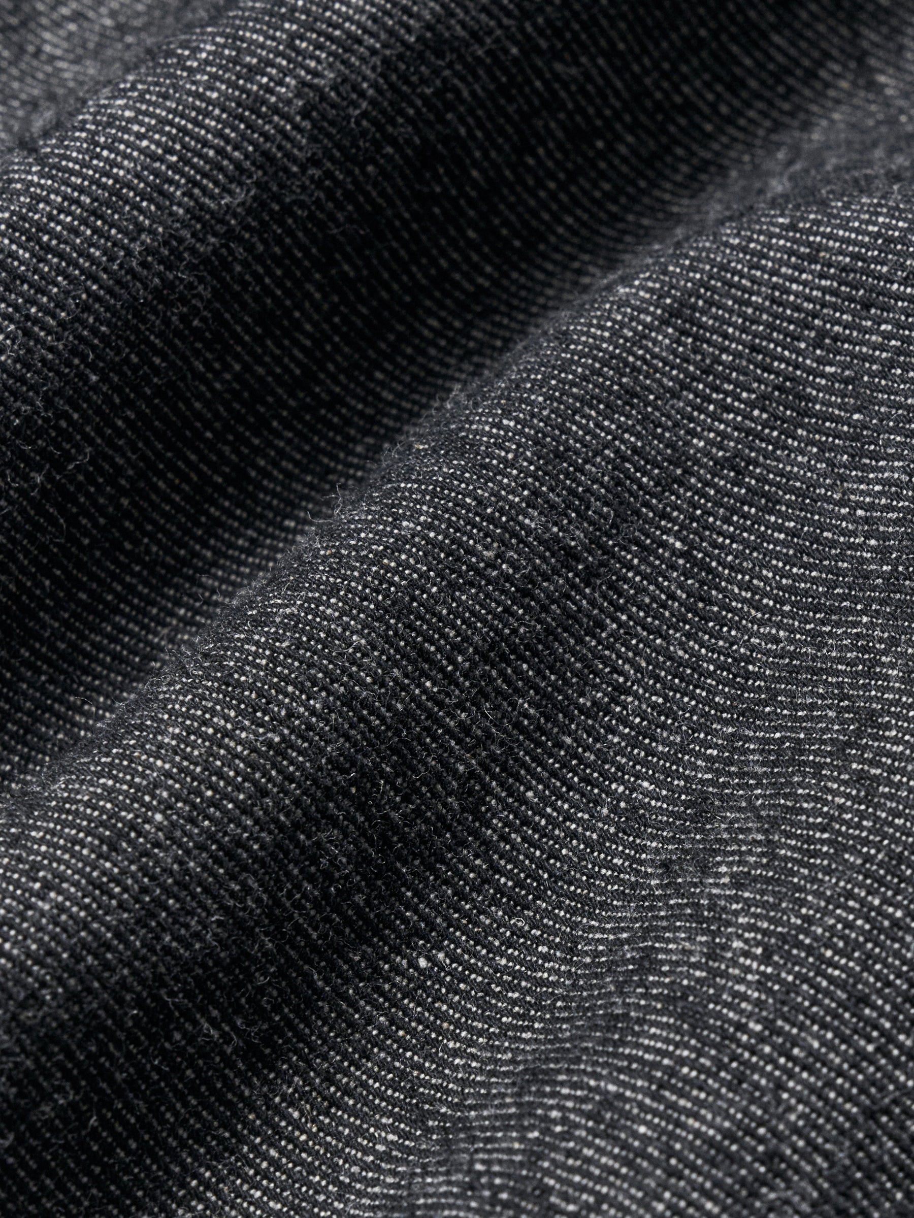 #color_black ash