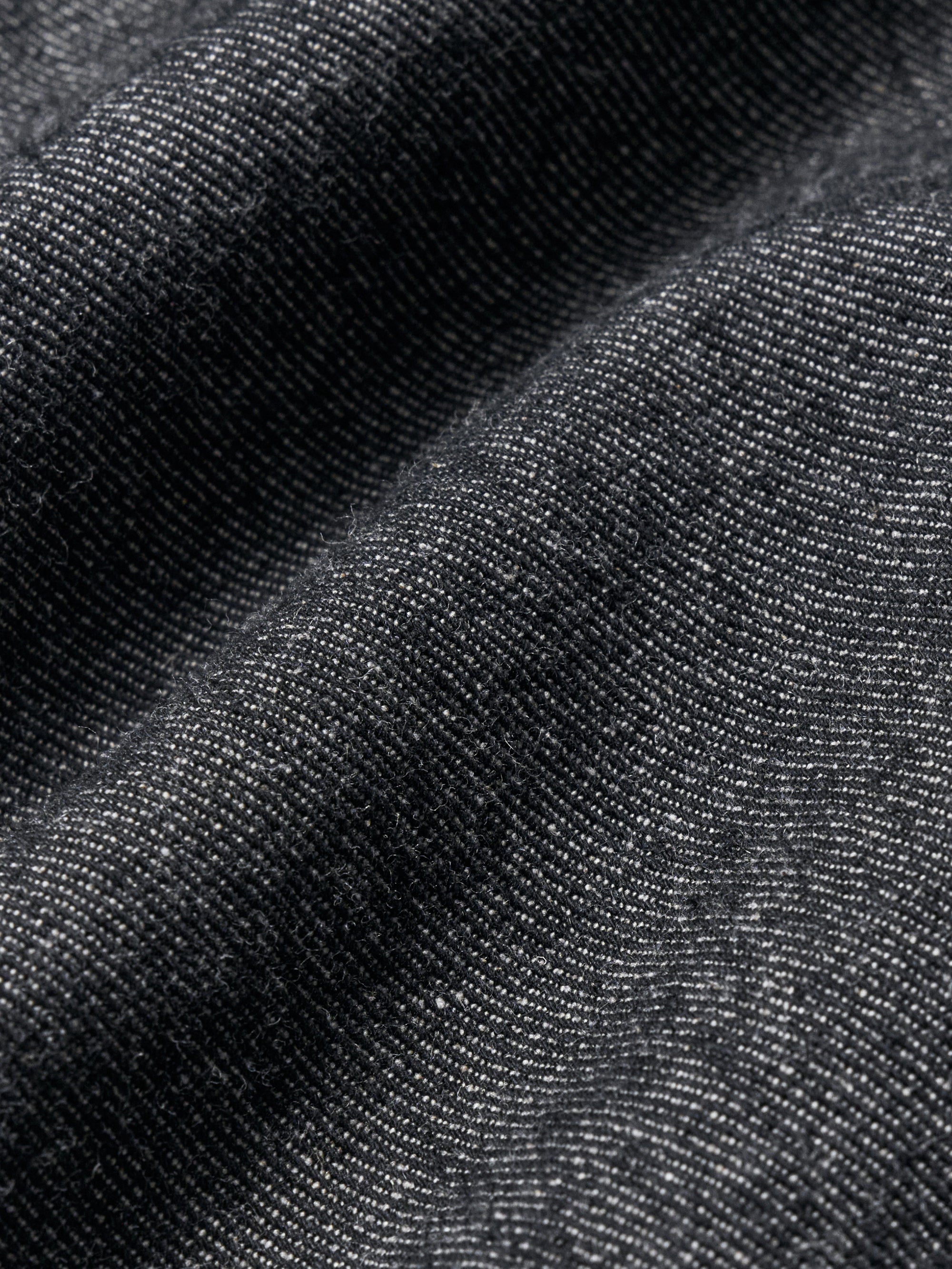 #color_black ash