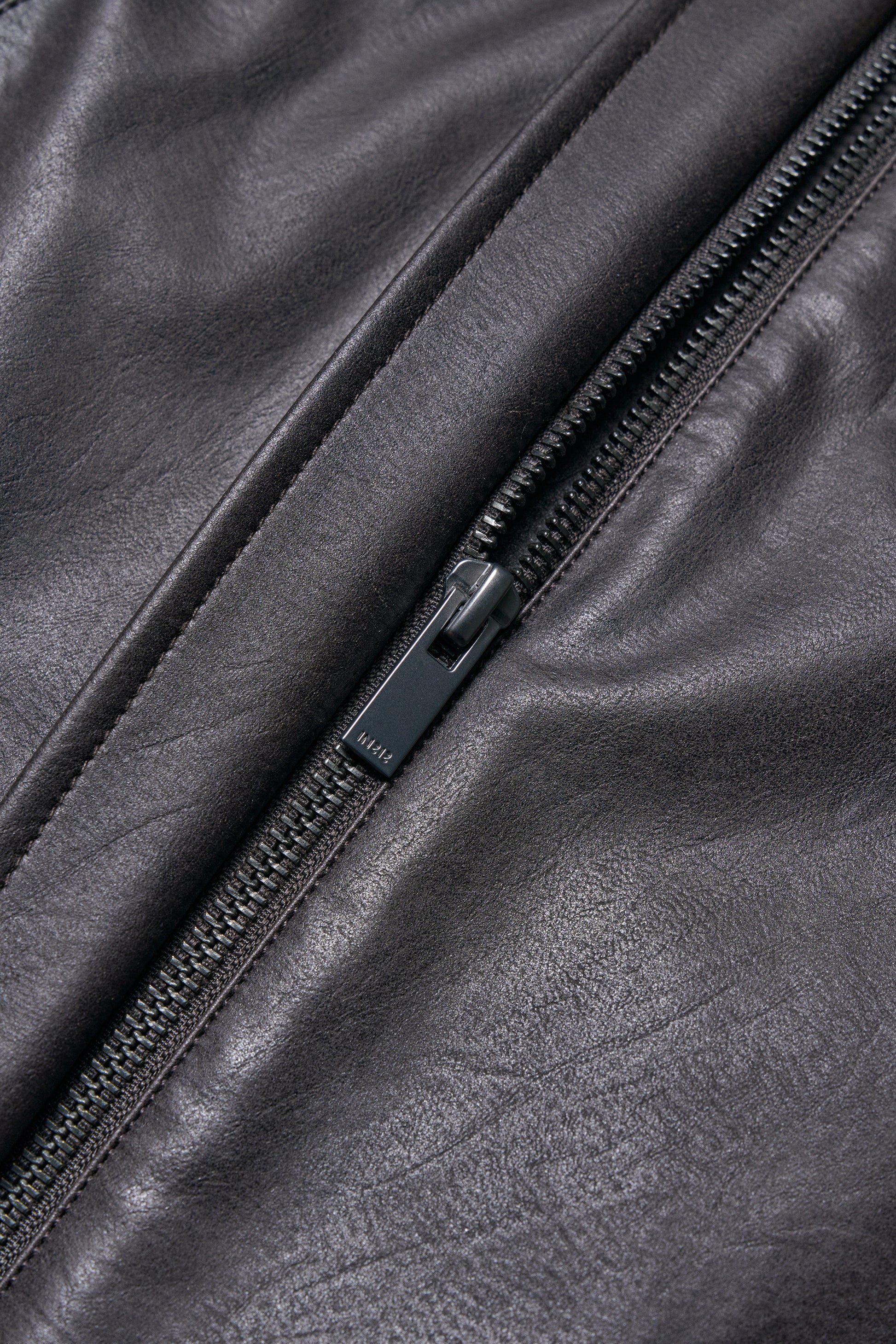#color_raw umber