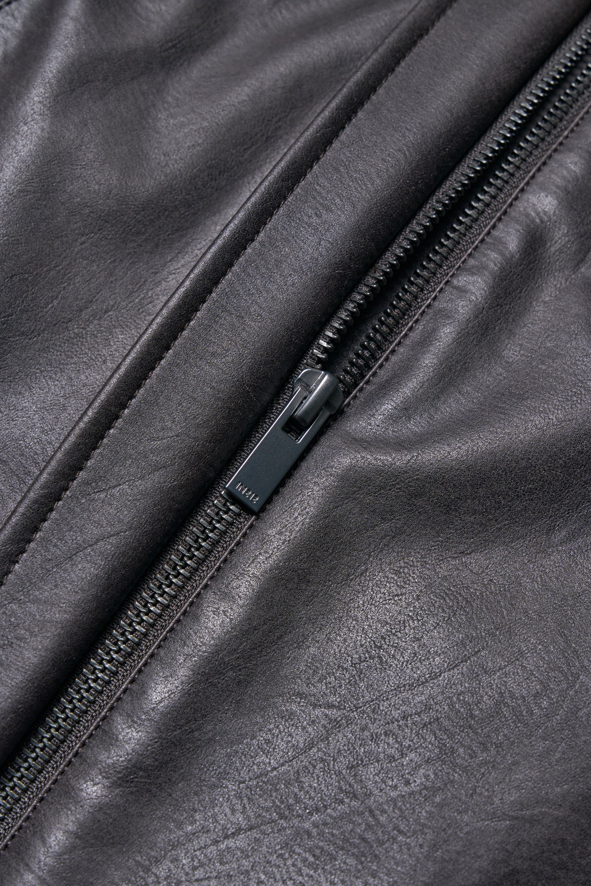#color_raw umber