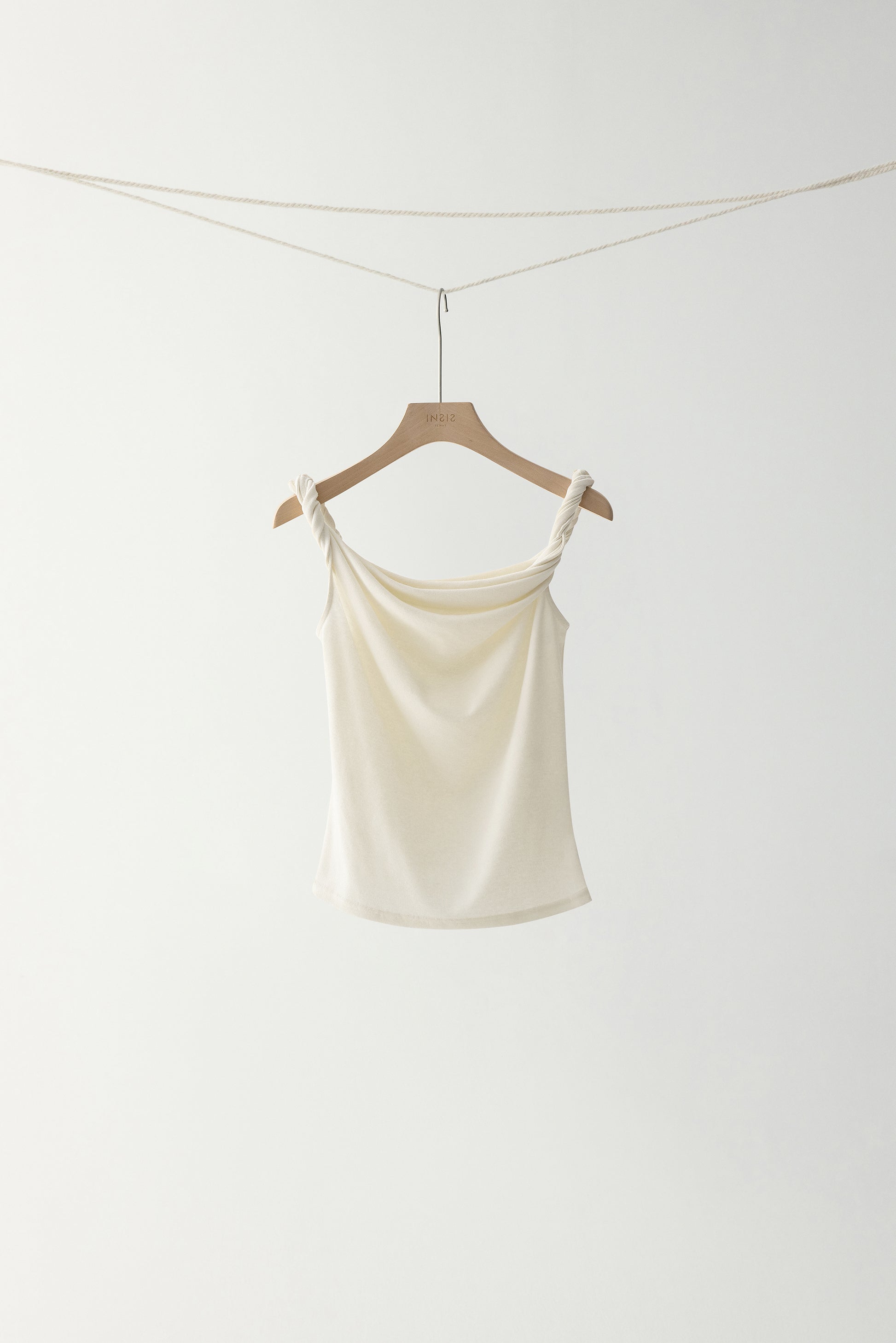 #color_cream white