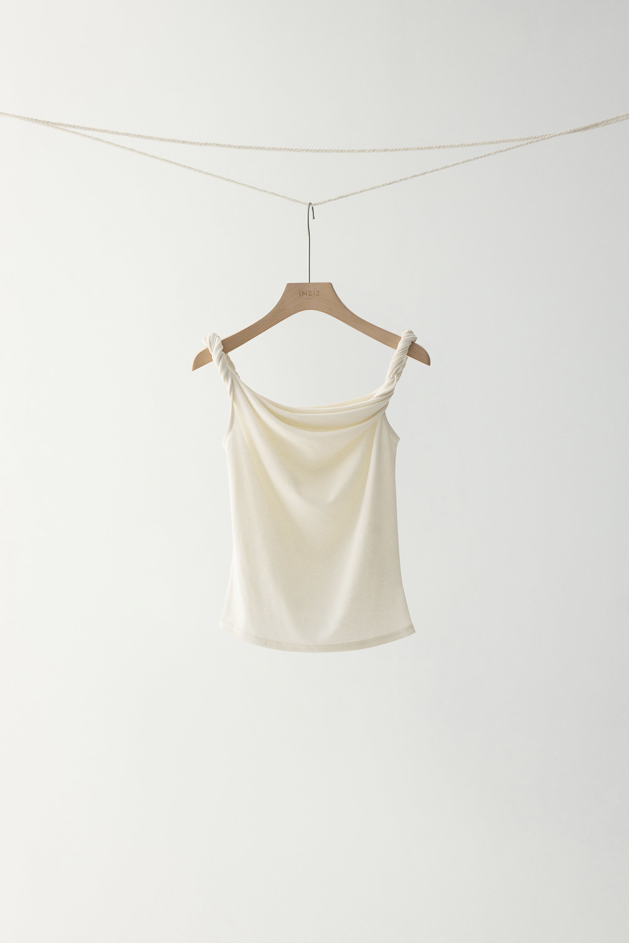 #color_cream white