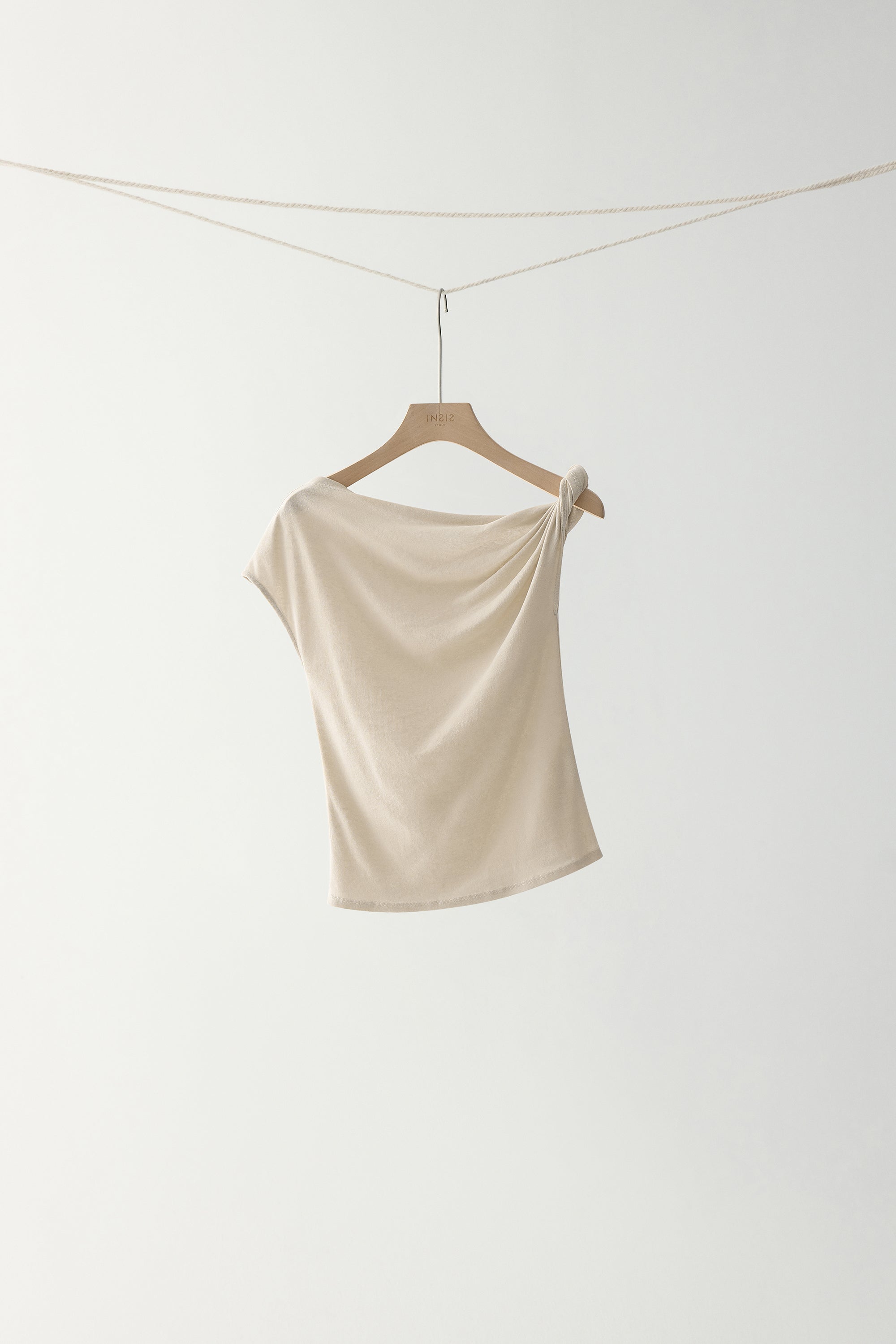 #color_cream white