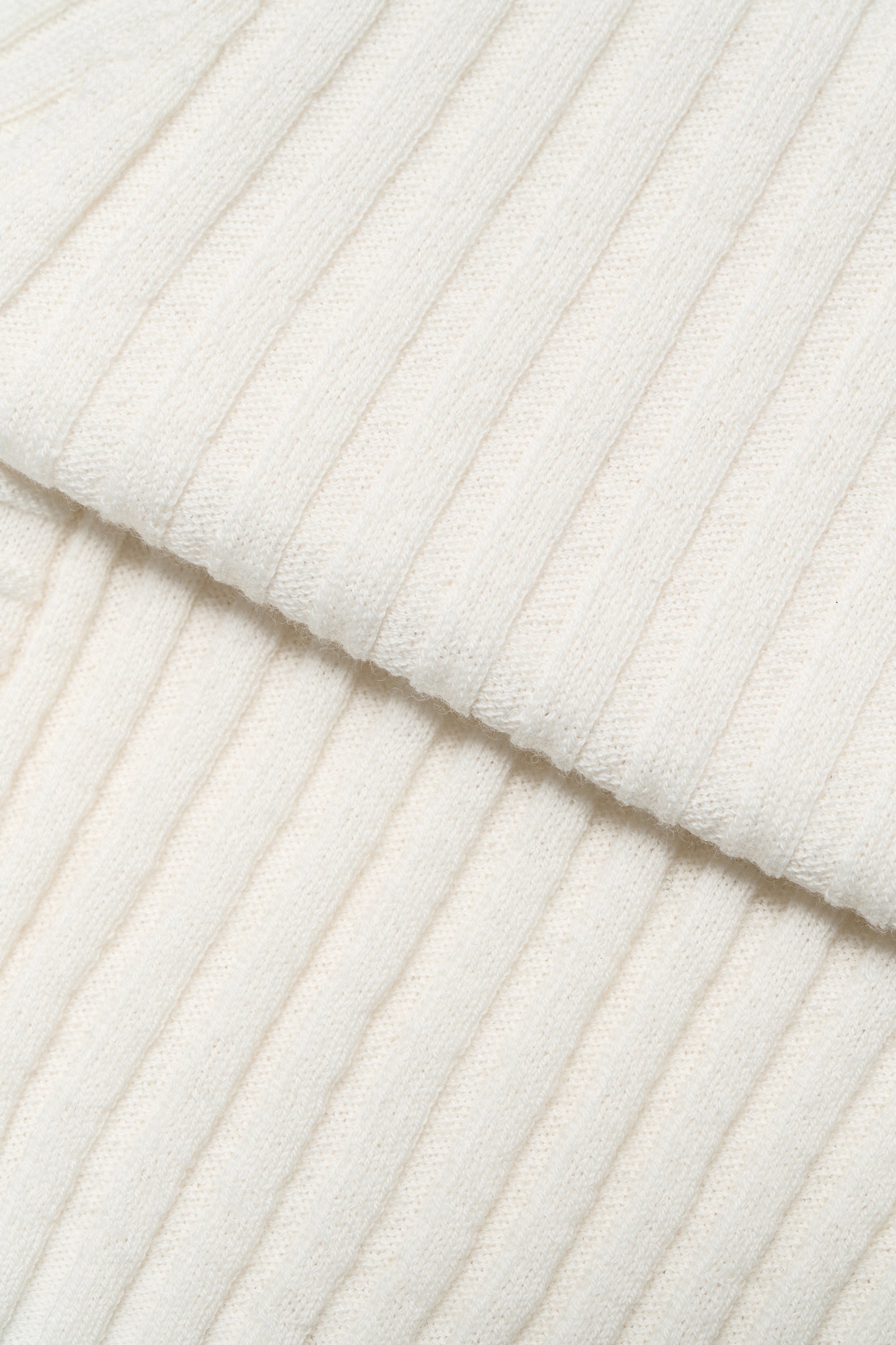 #color_off white