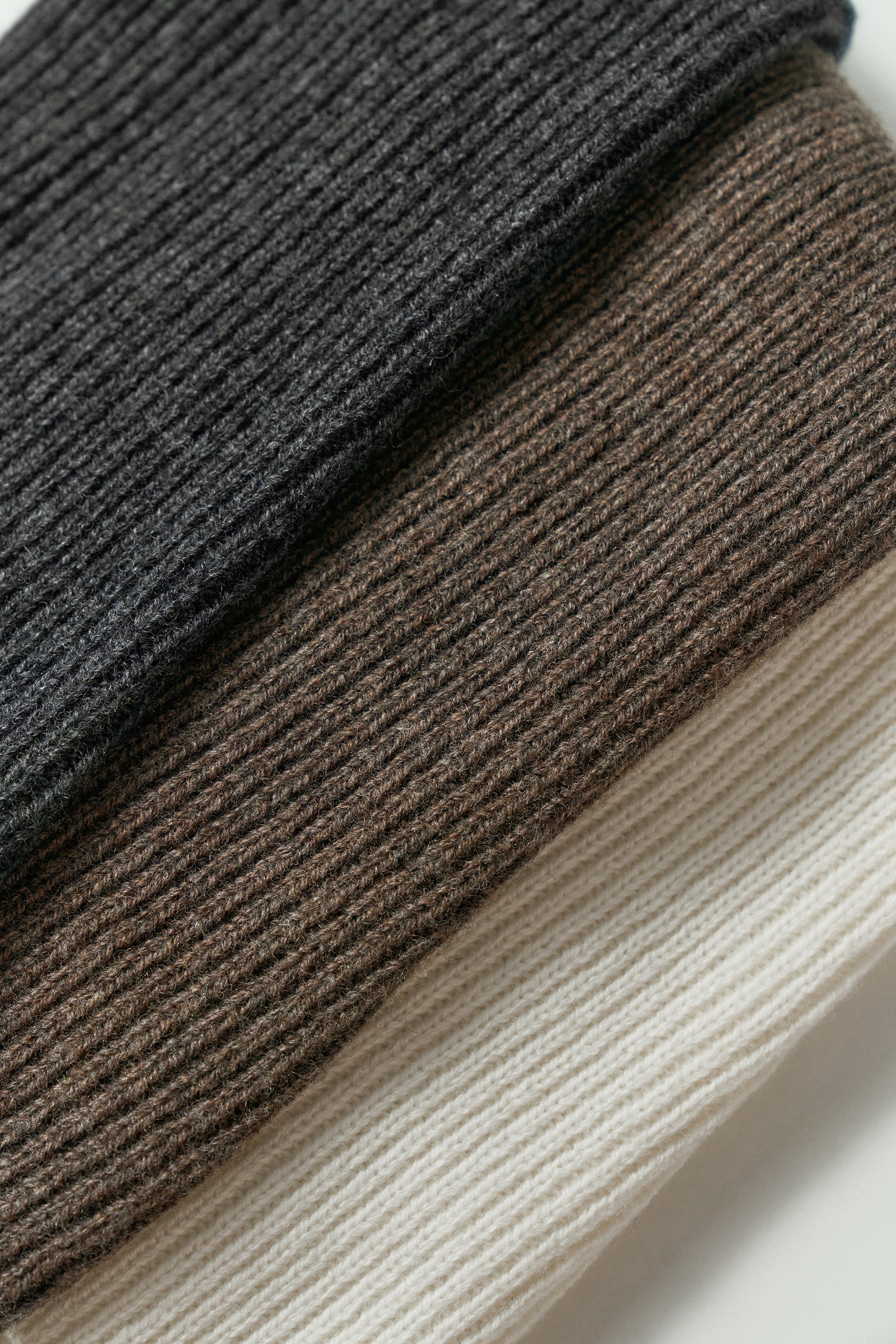 #color_raw umber