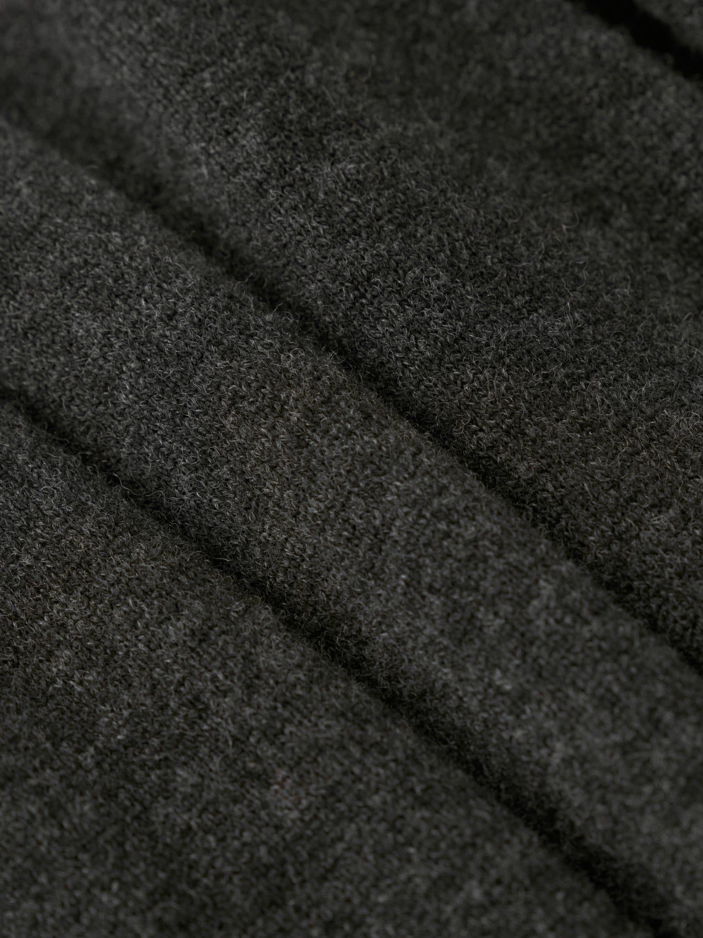 #color_black ash