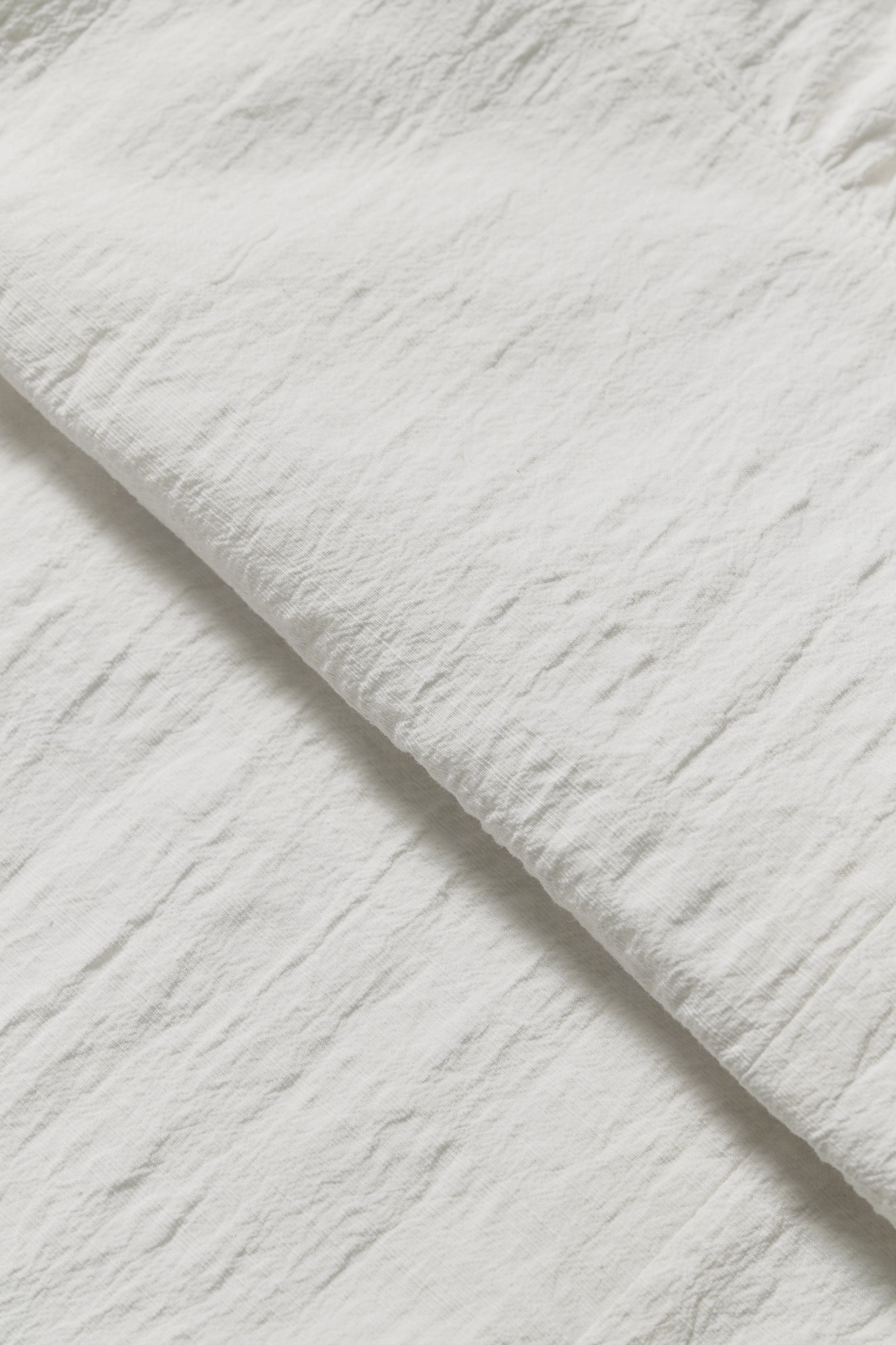 #color_off white
