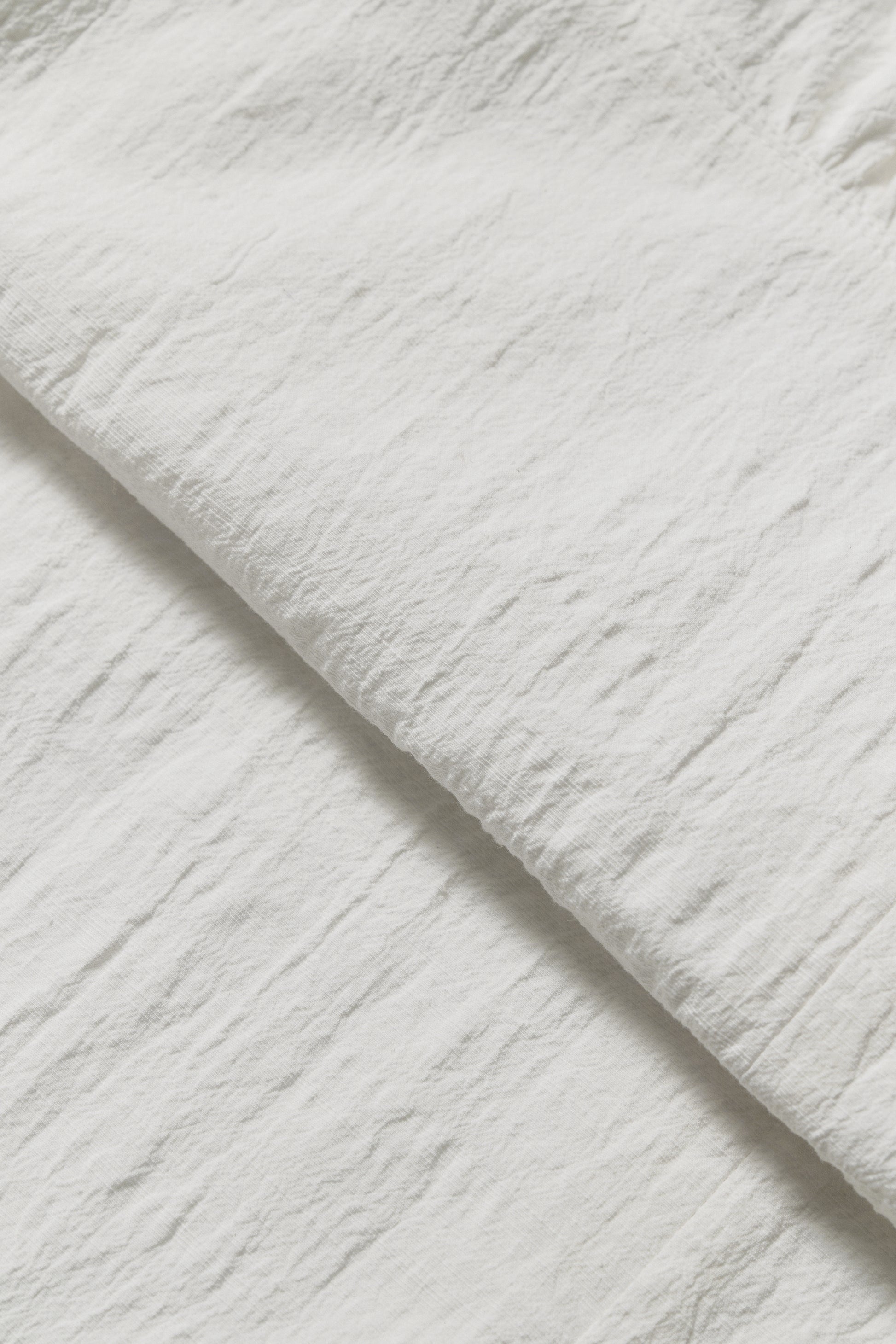 #color_off white