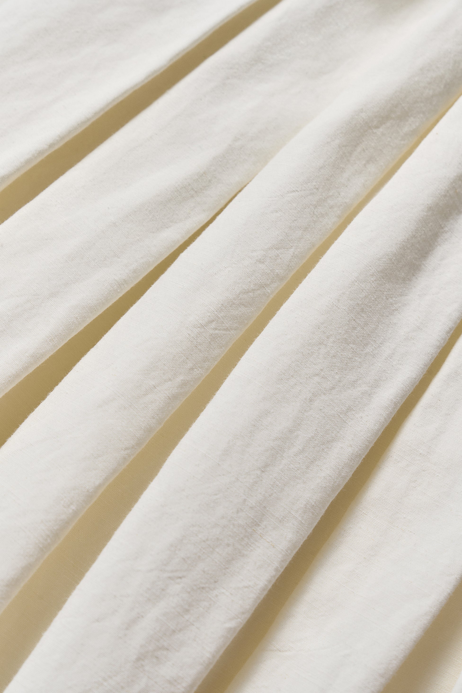 #color_cream white
