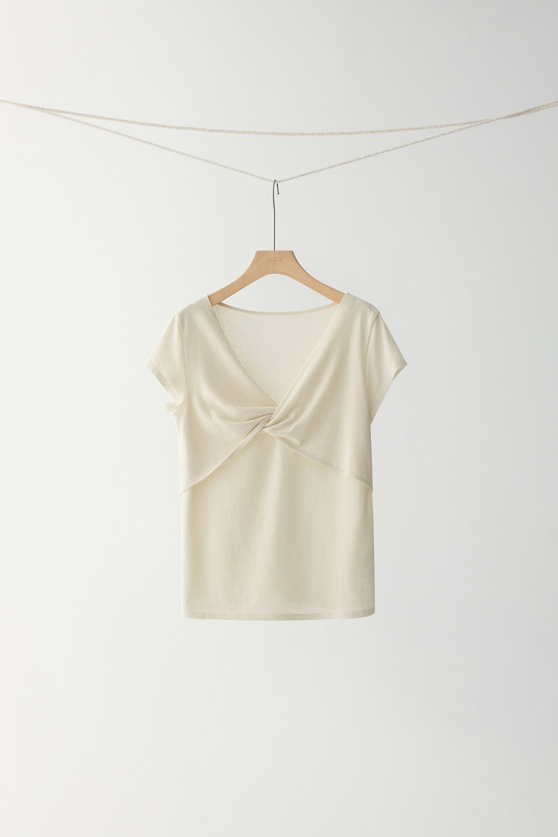 #color_cream white