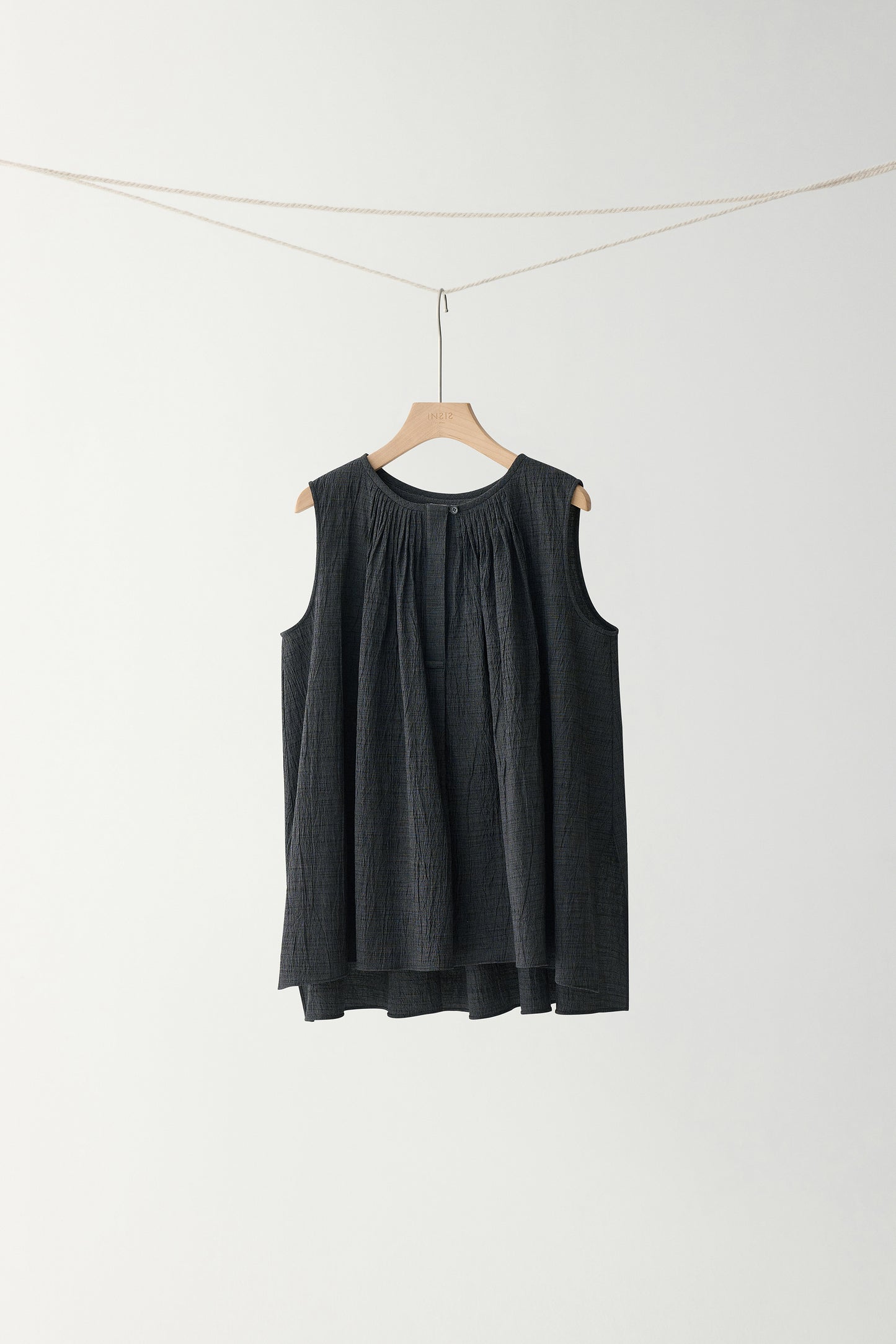 #color_black ash