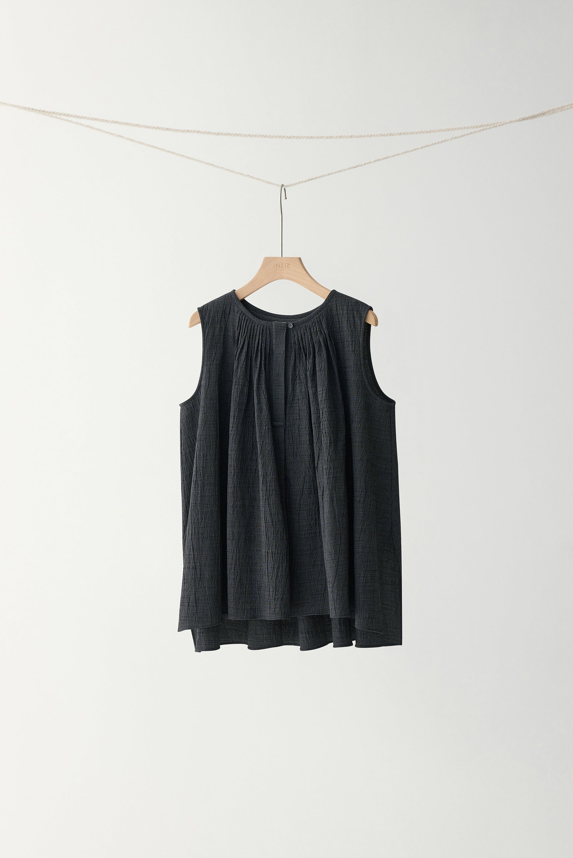 #color_black ash