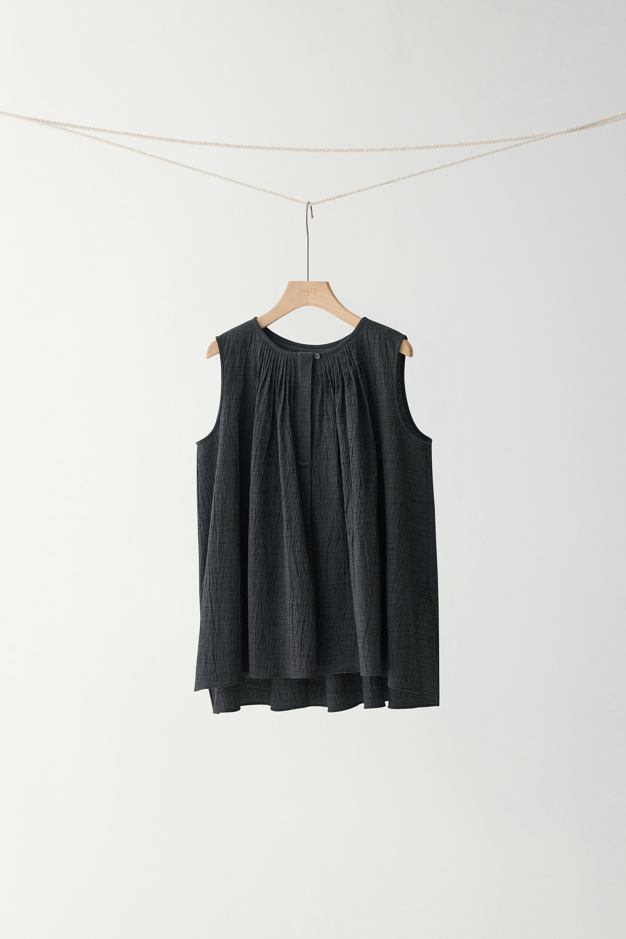 #color_black ash