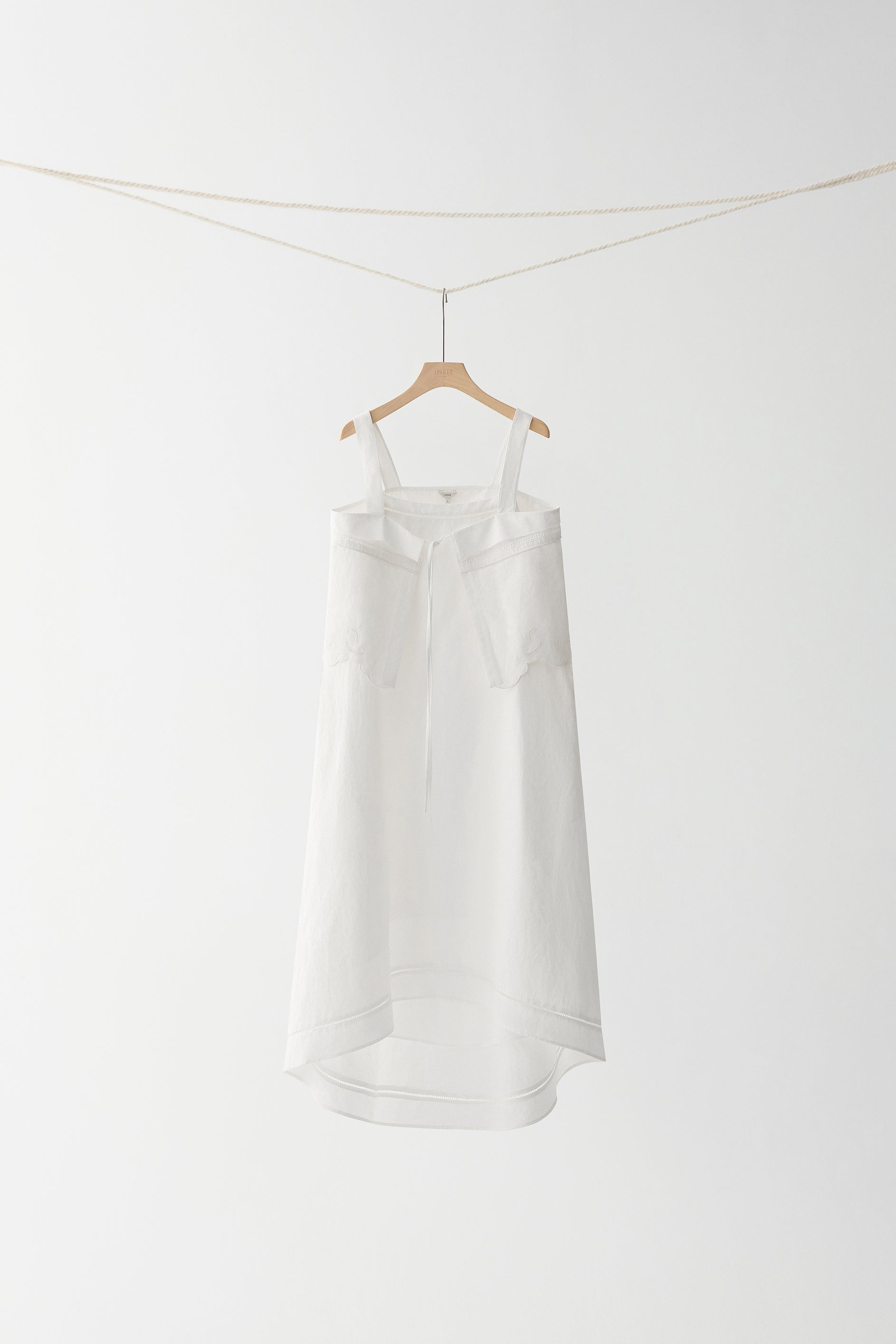 #color_off white