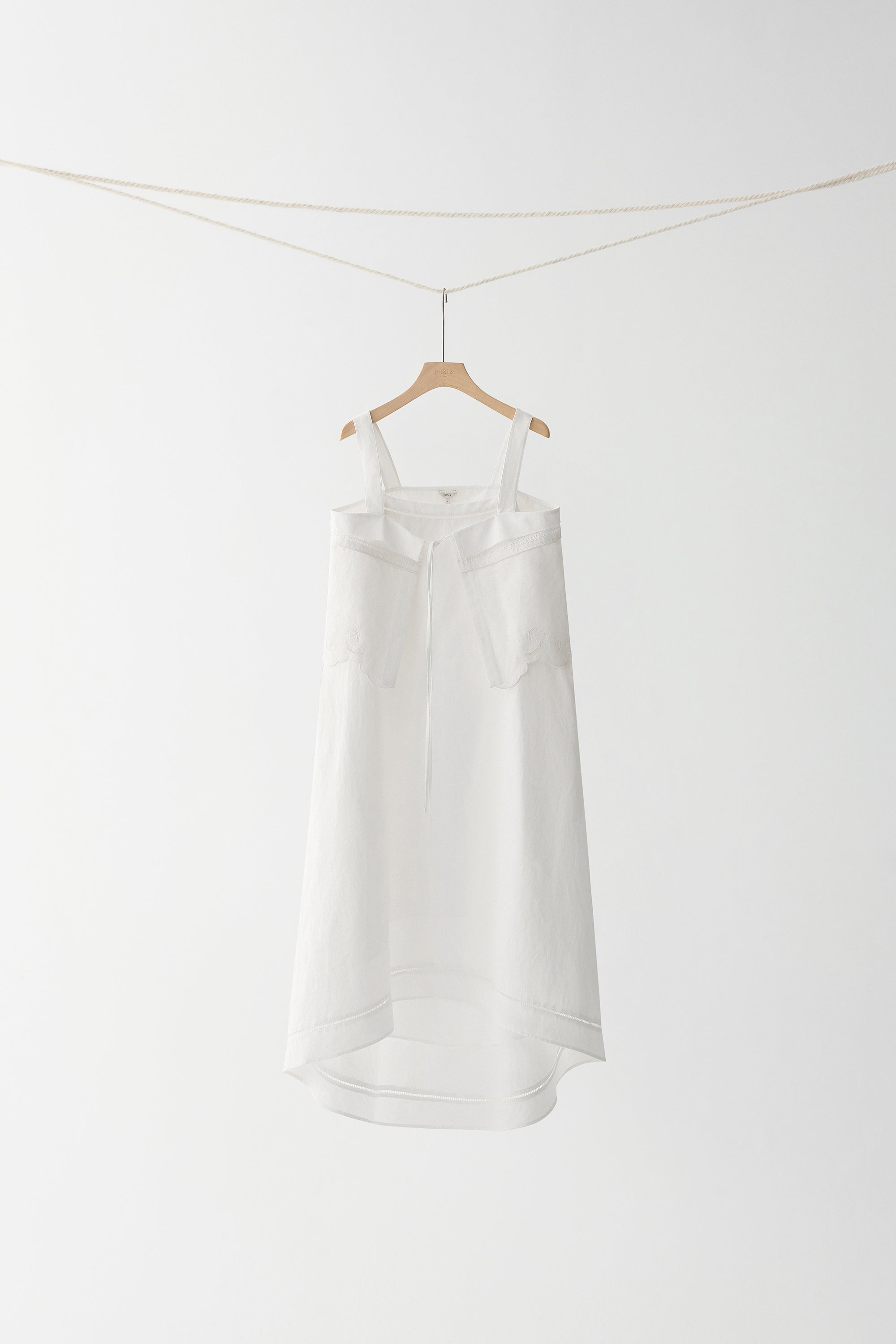 #color_off white
