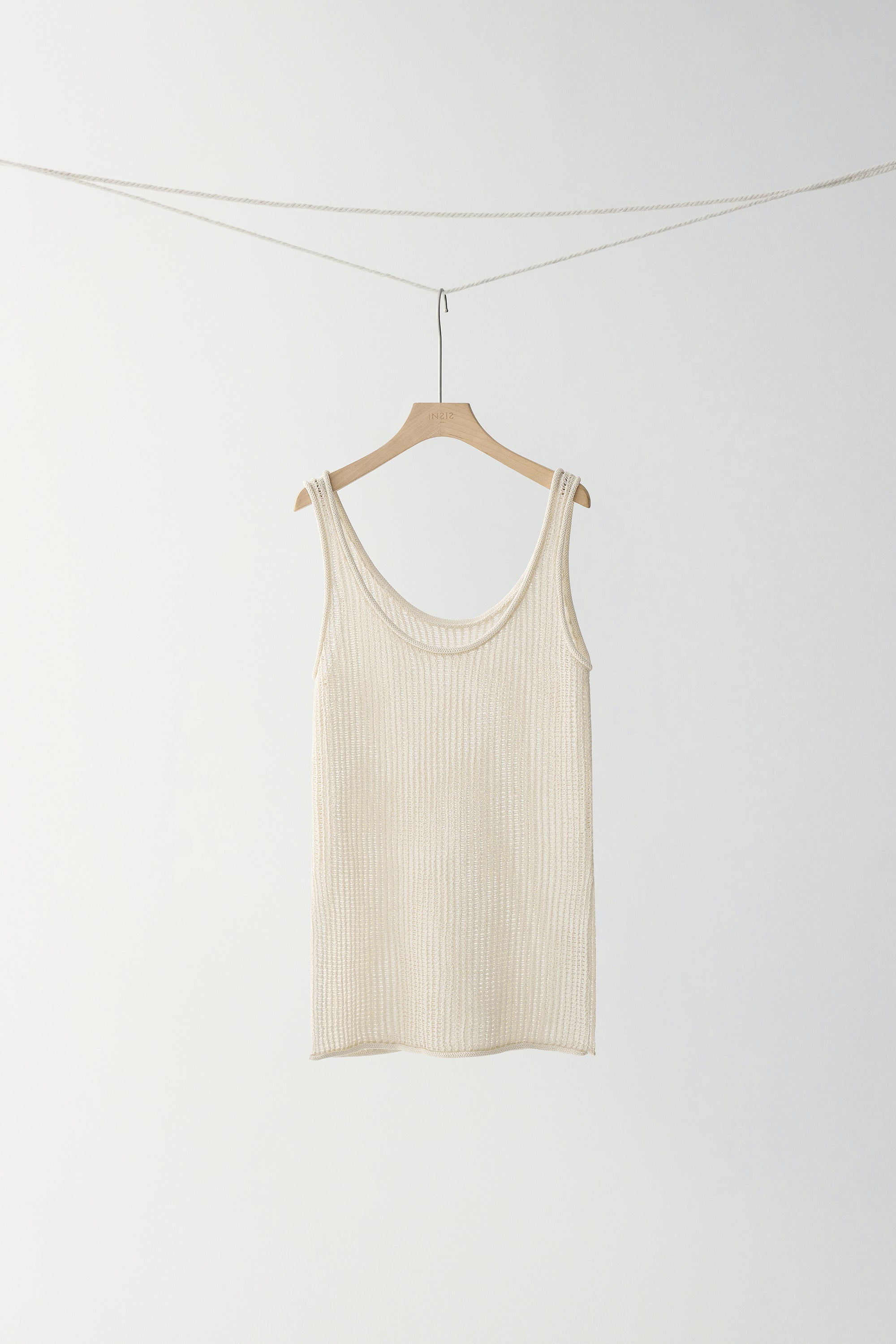 #color_cream white
