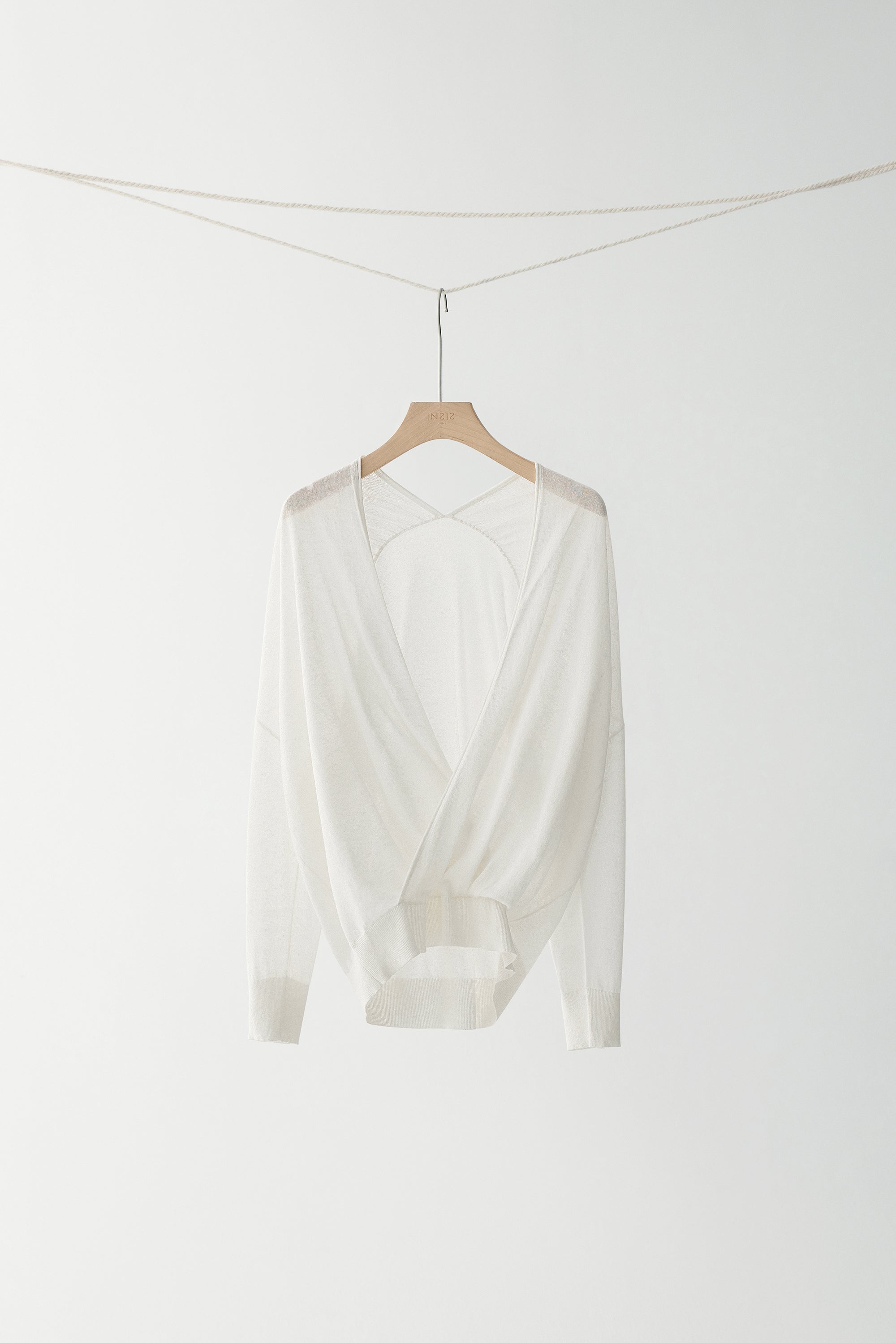 #color_off white