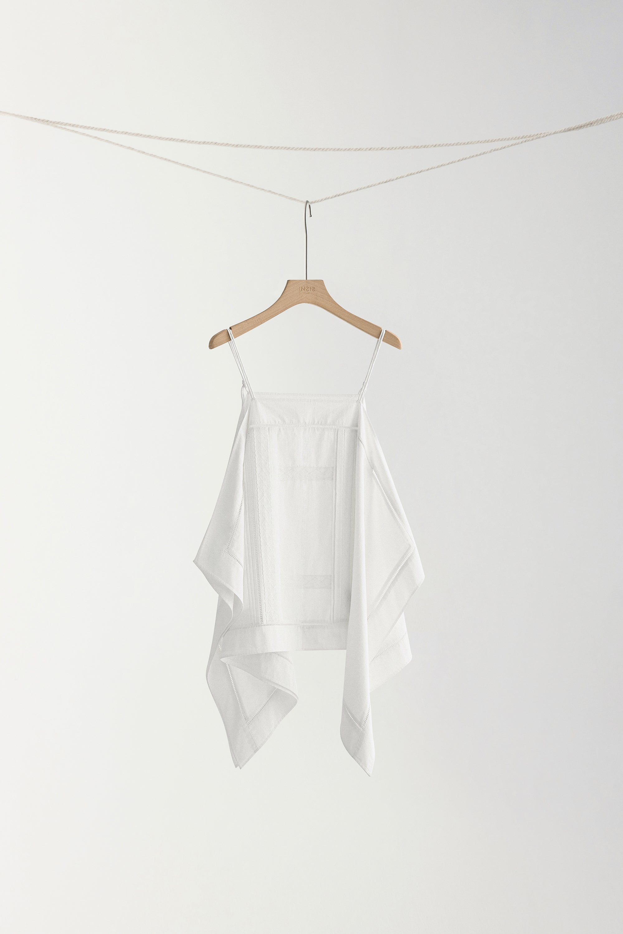 #color_off white