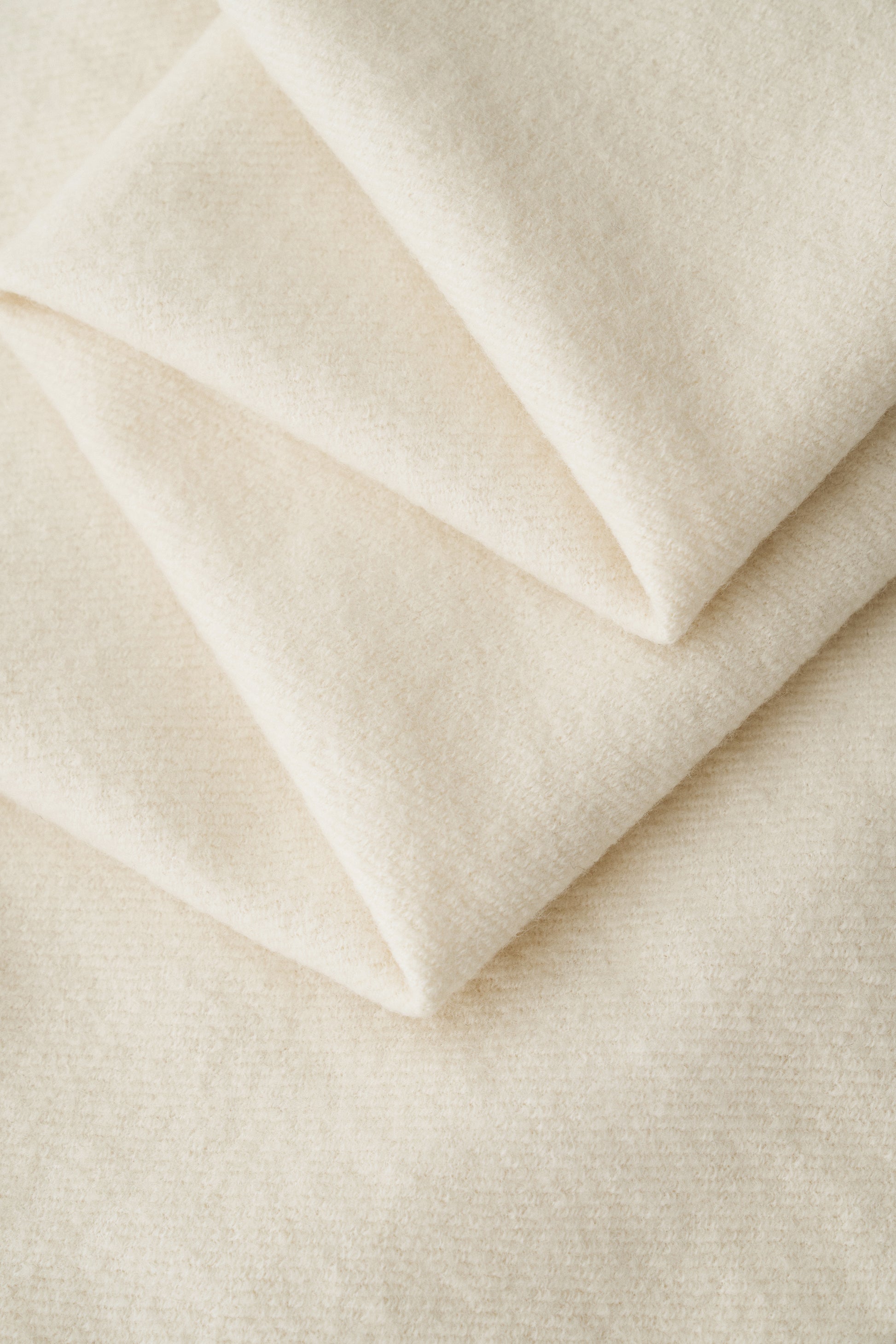 #color_cream white