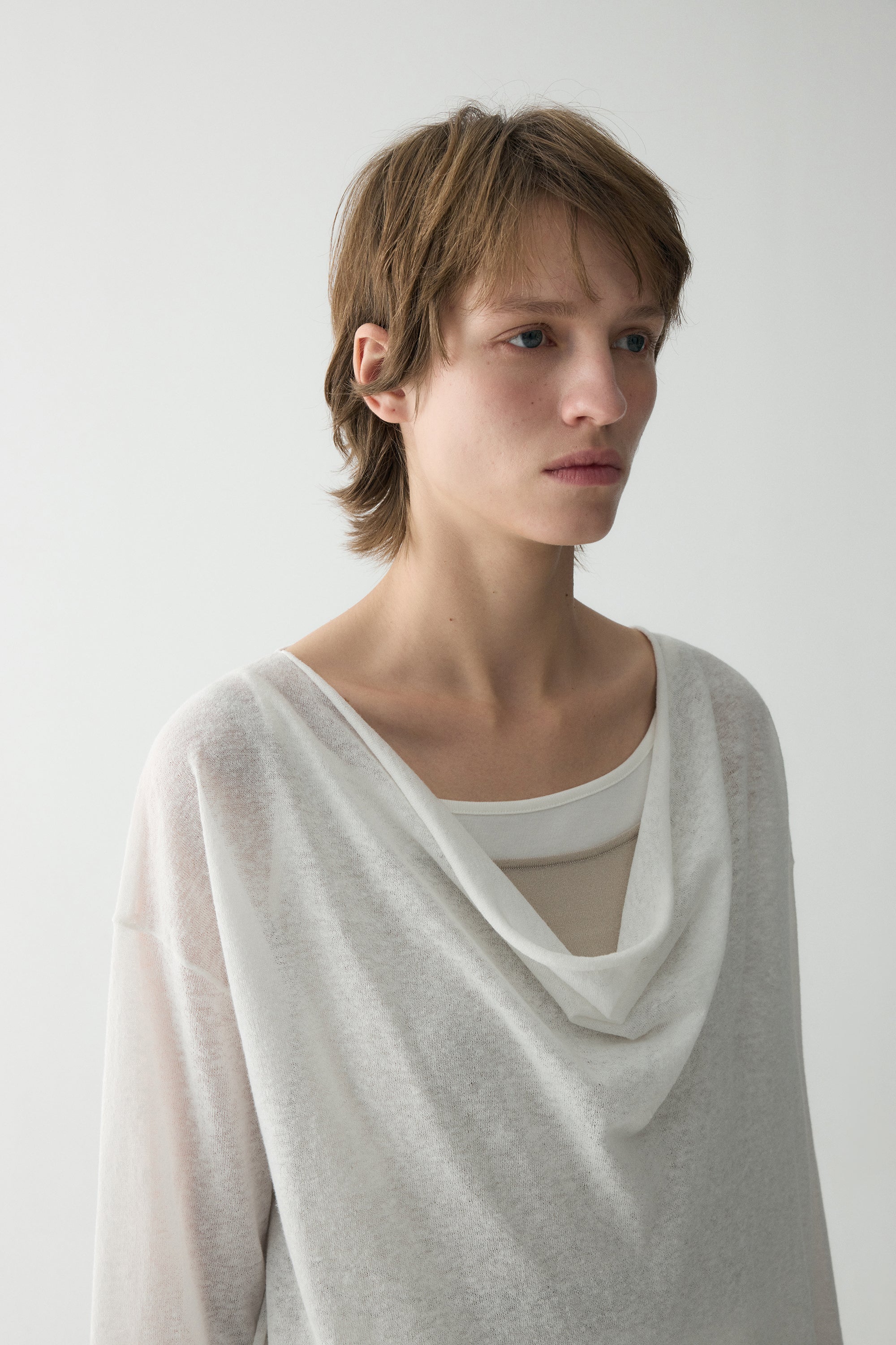 #color_off white