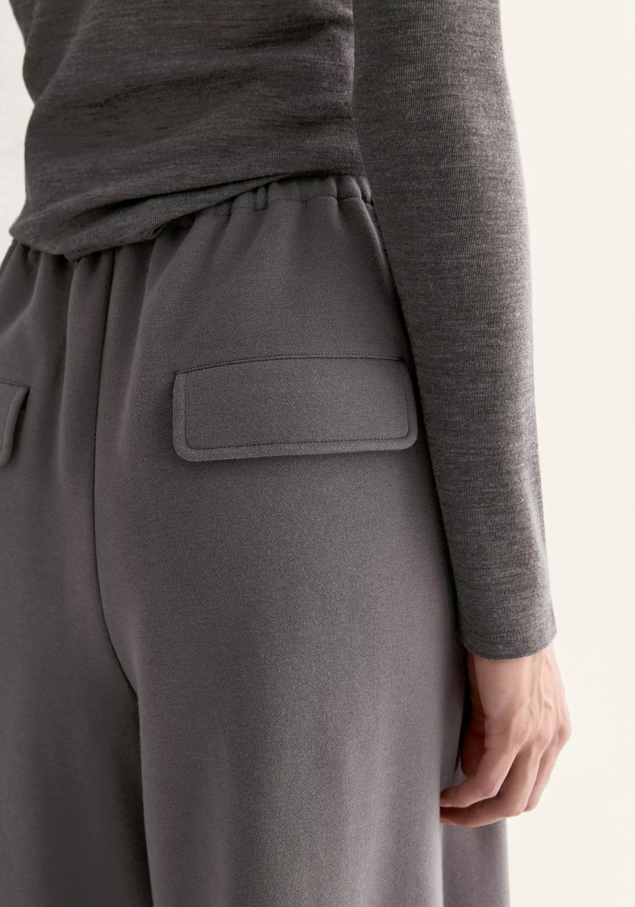 #color_mid gray