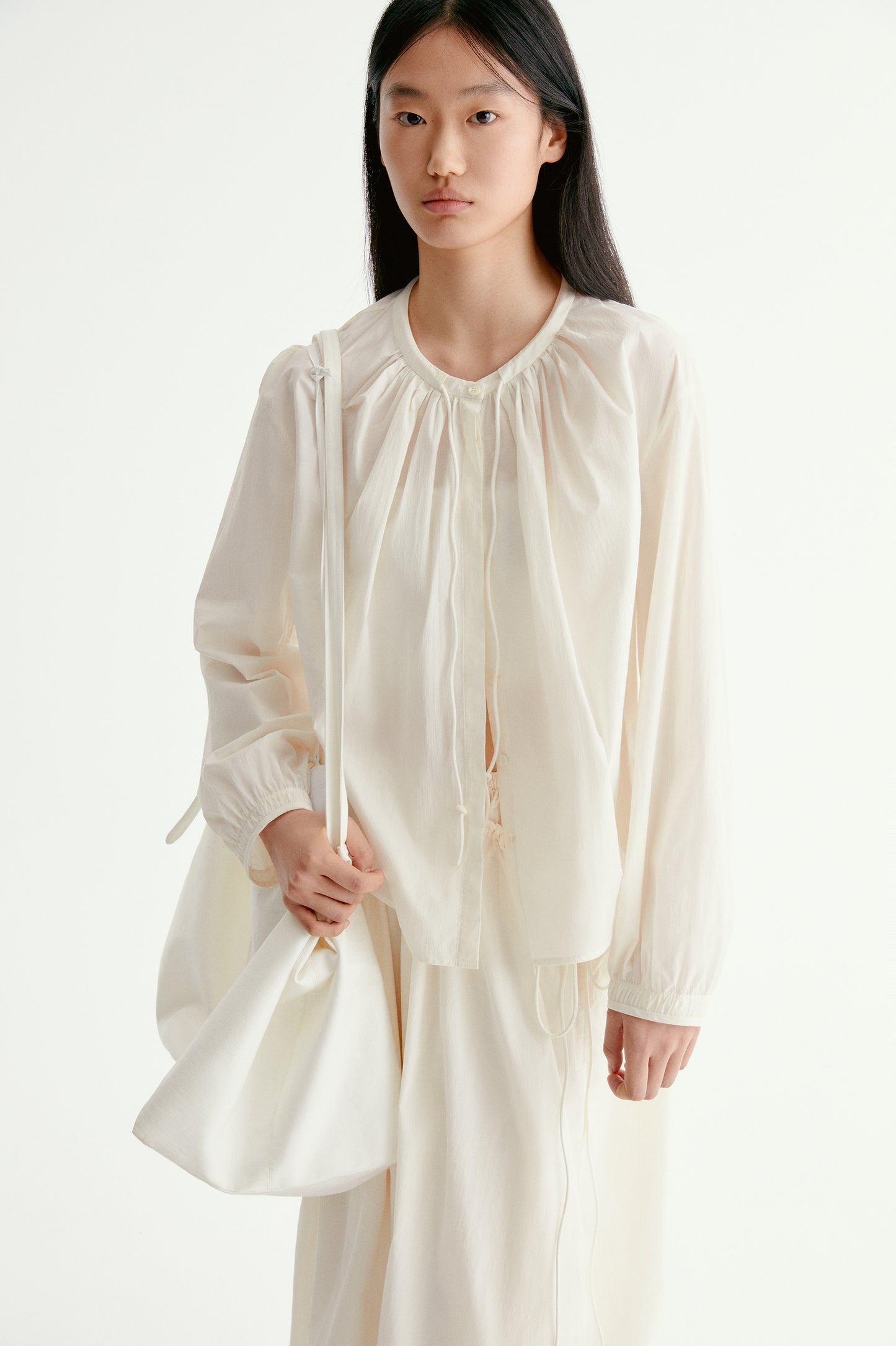 #color_cream white