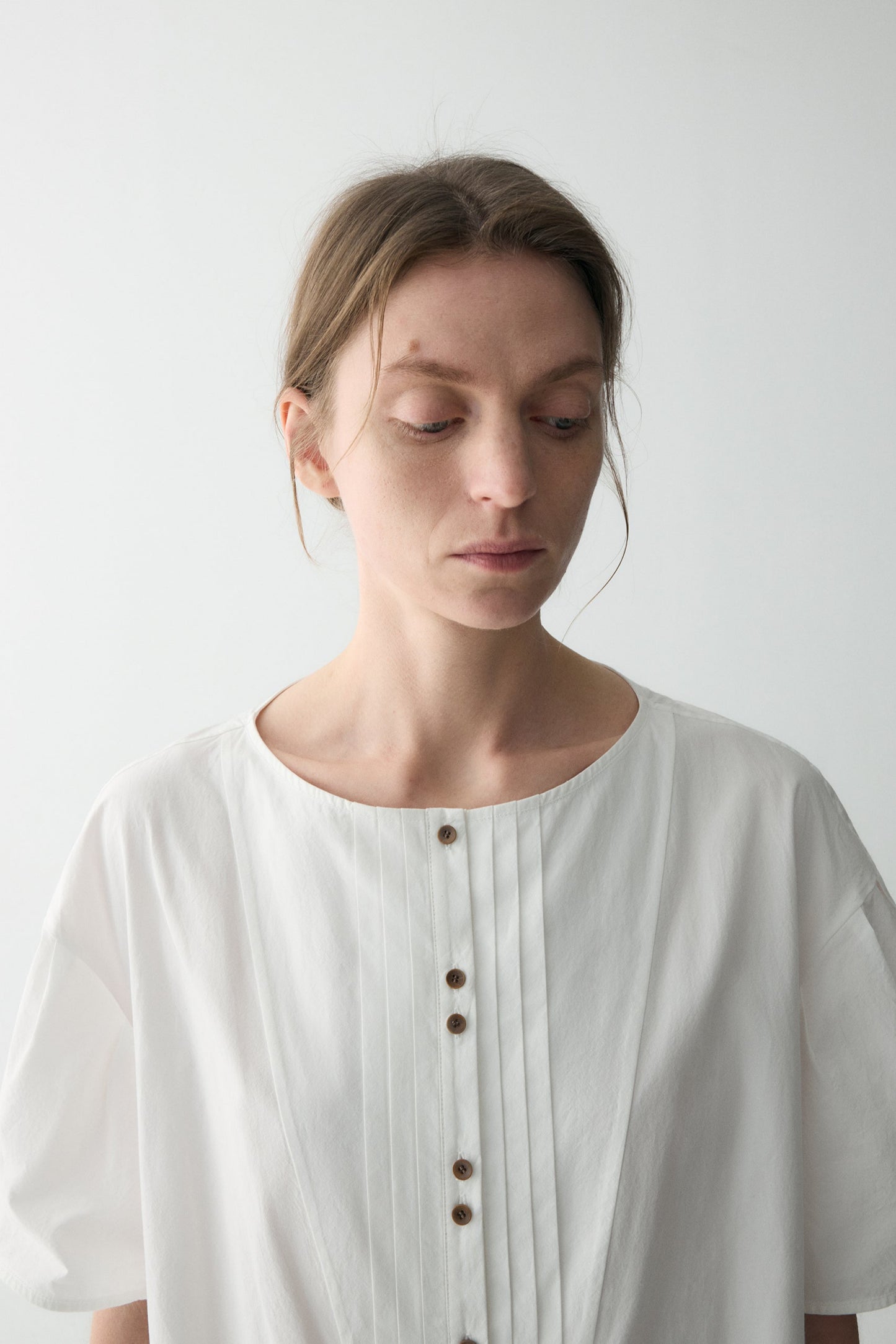 #color_off white
