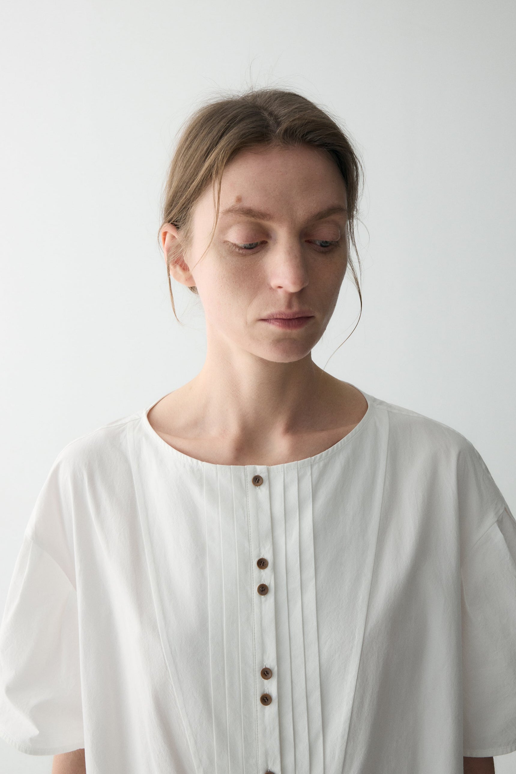 #color_off white