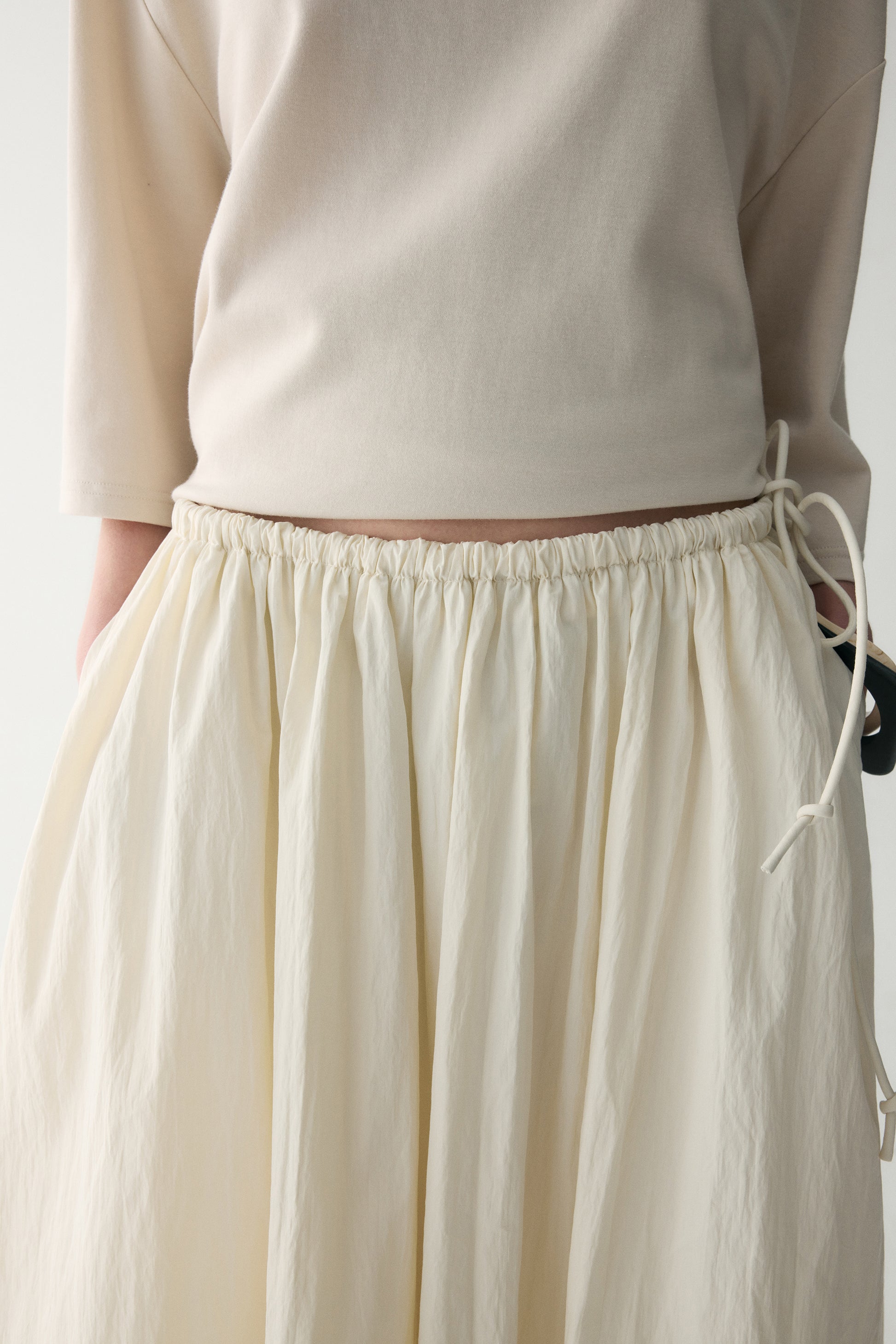 #color_cream white